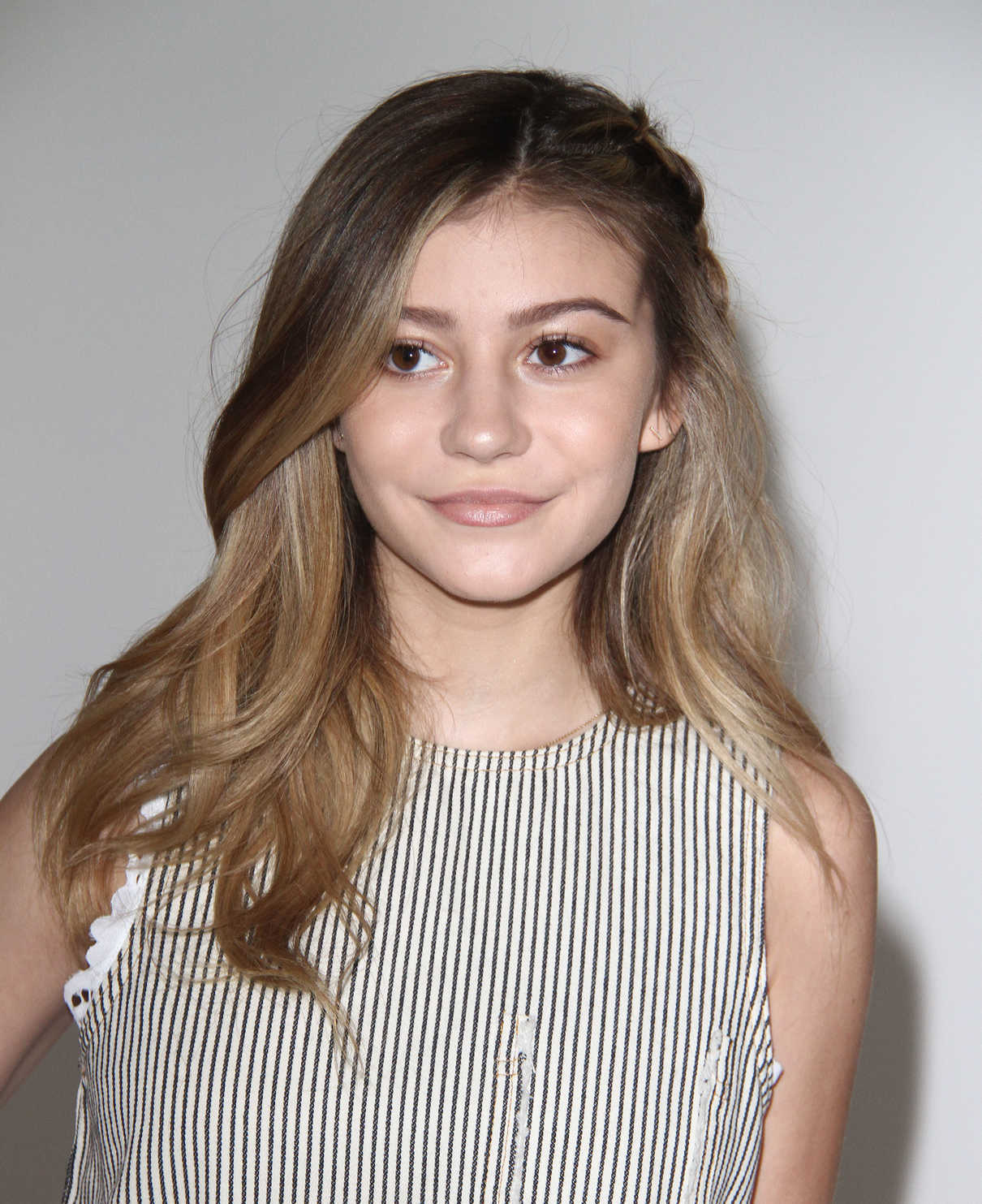 Genevieve Hannelius at the AIDS Foundation's A Time For Heroes in Los Angeles 10/23/2016-5