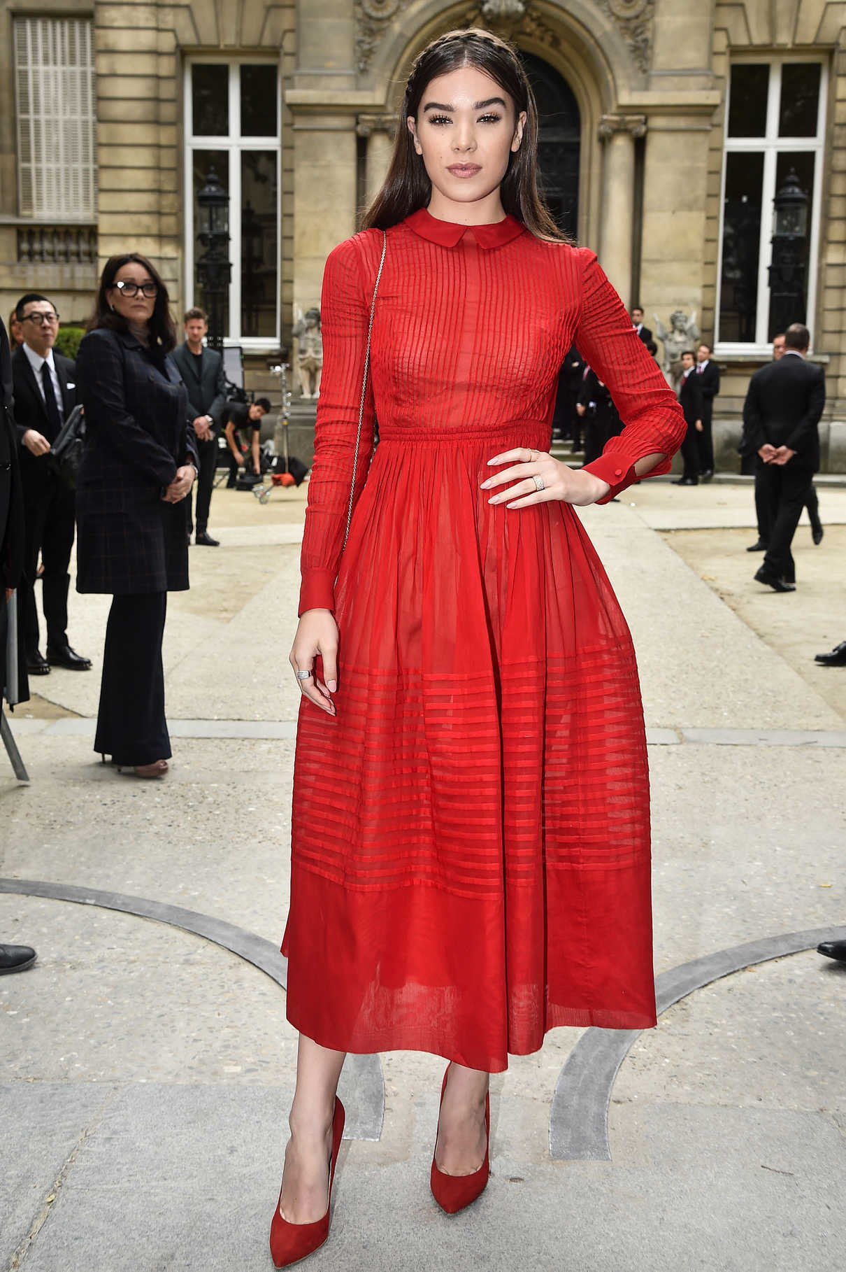 Hailee Steinfeld at the Valentino Show Durig the Paris Fashion Week 10/02/2016-2