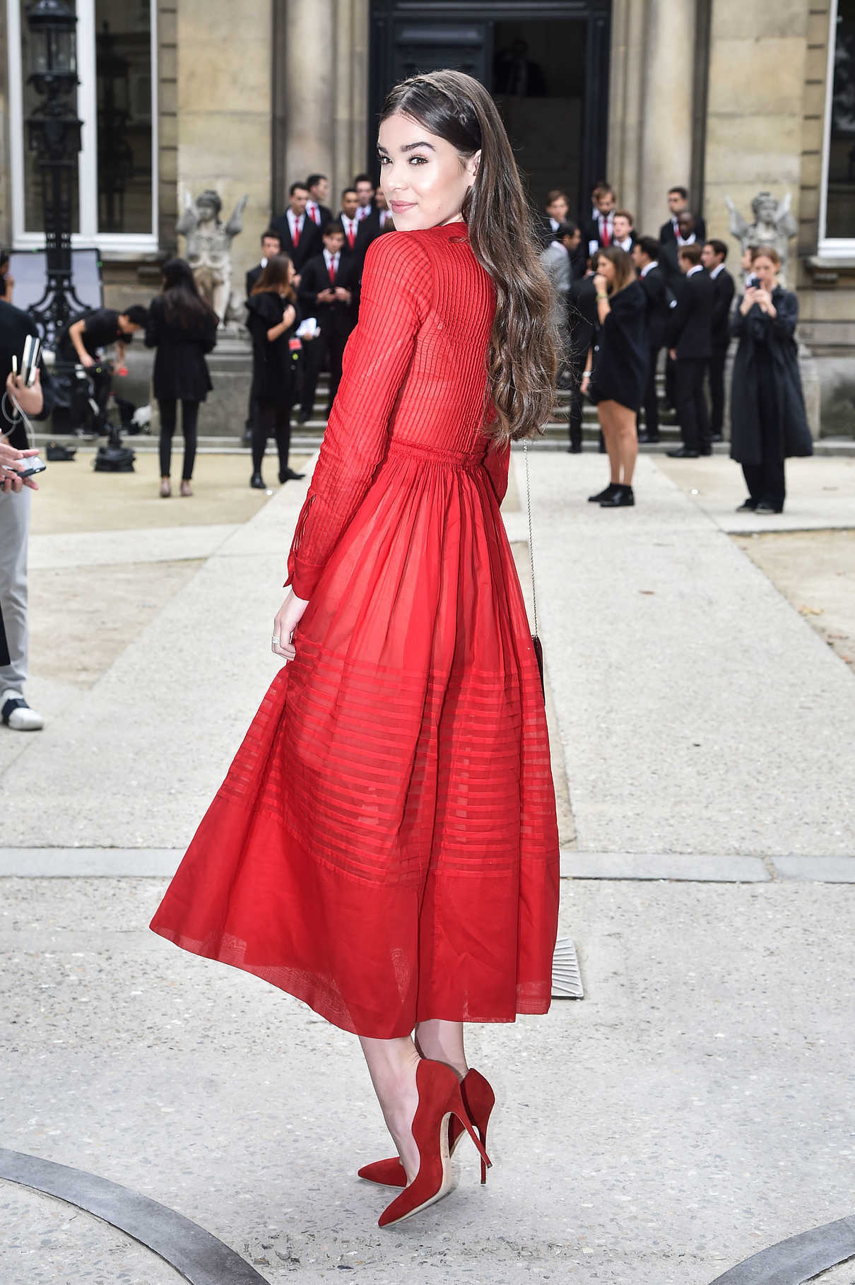Hailee Steinfeld at the Valentino Show Durig the Paris Fashion Week 10/02/2016-3