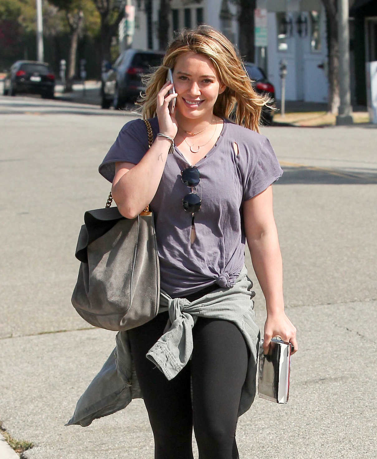 Hilary Duff Was Seen Out in Los Angeles 10/14/2016-5