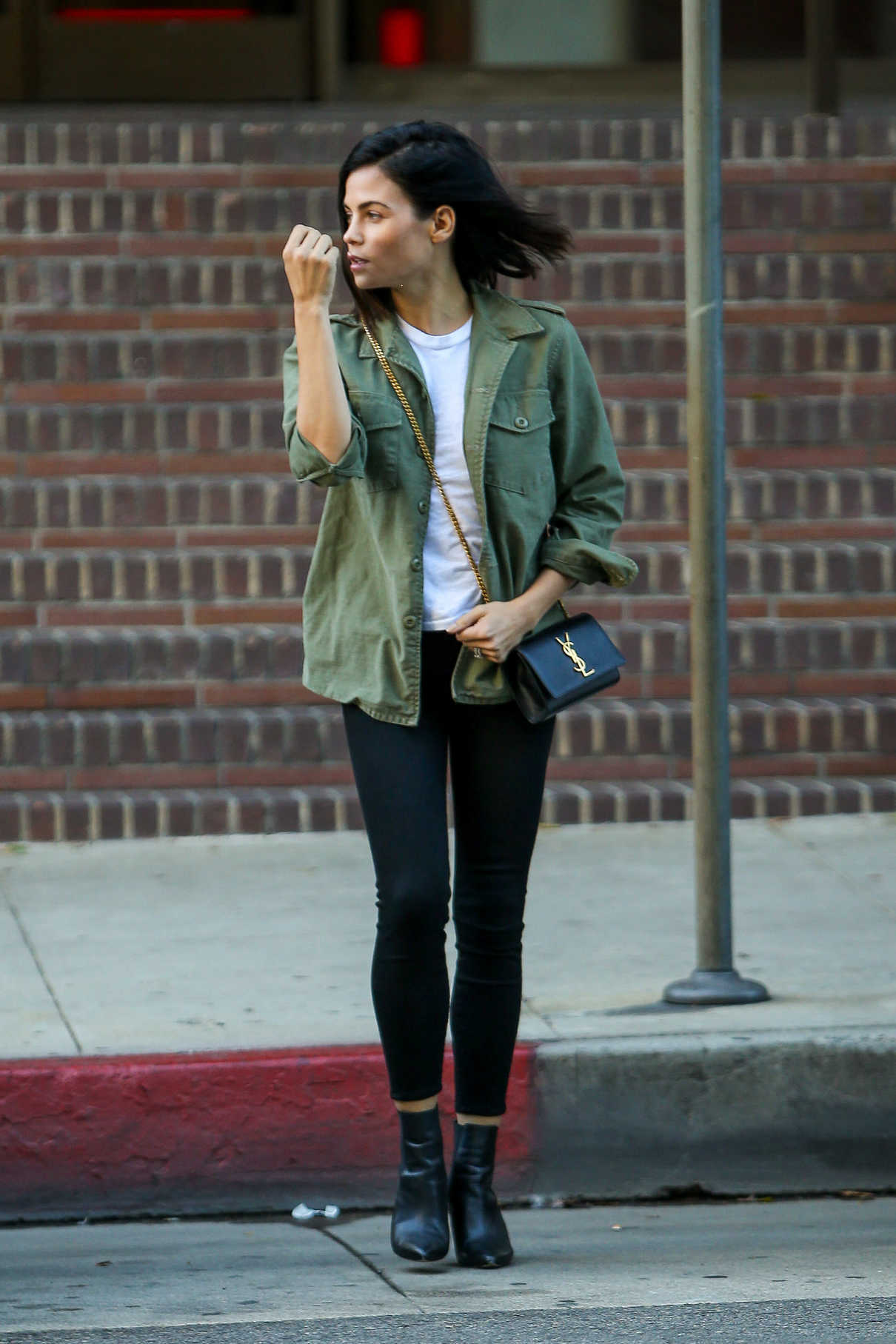 Jenna Dewan Leaves a Beverly Hills Dermatology 10/18/2016-4