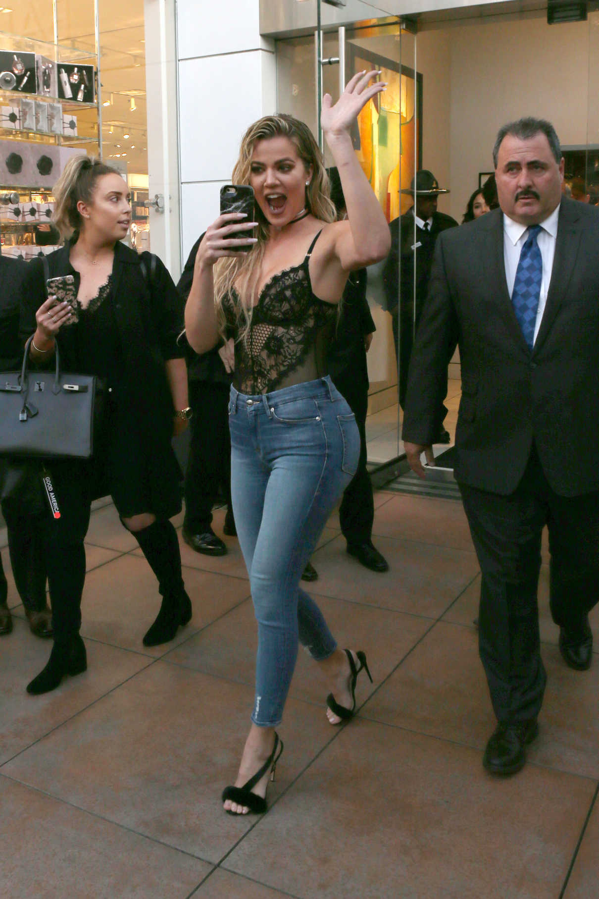 Khloe Kardashian Was Seen at Good American at The Grove in Los Angeles 10/18/2016-3