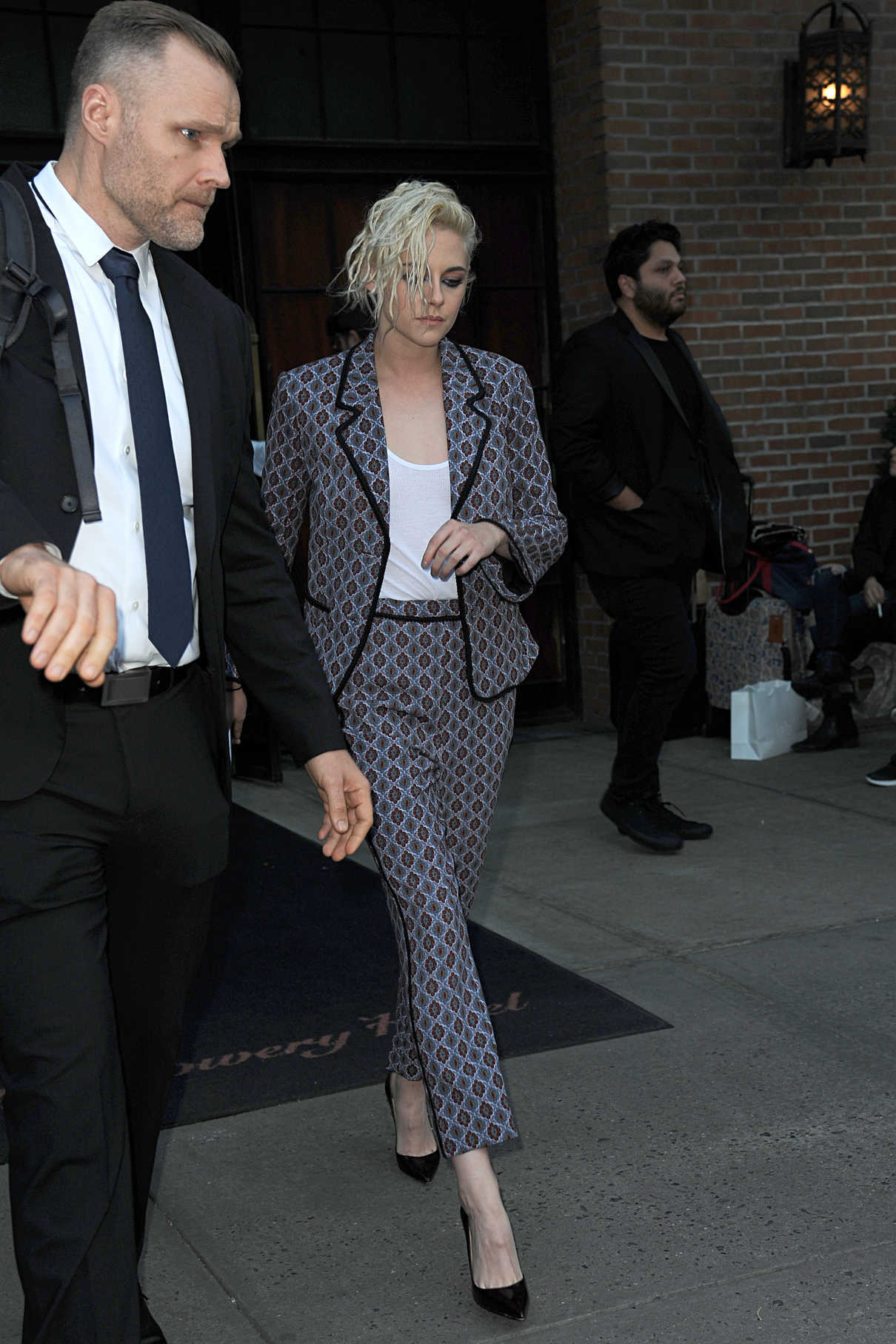 Kristen Stewart Leaves Her Hotel in New York City 10/05/2016-2