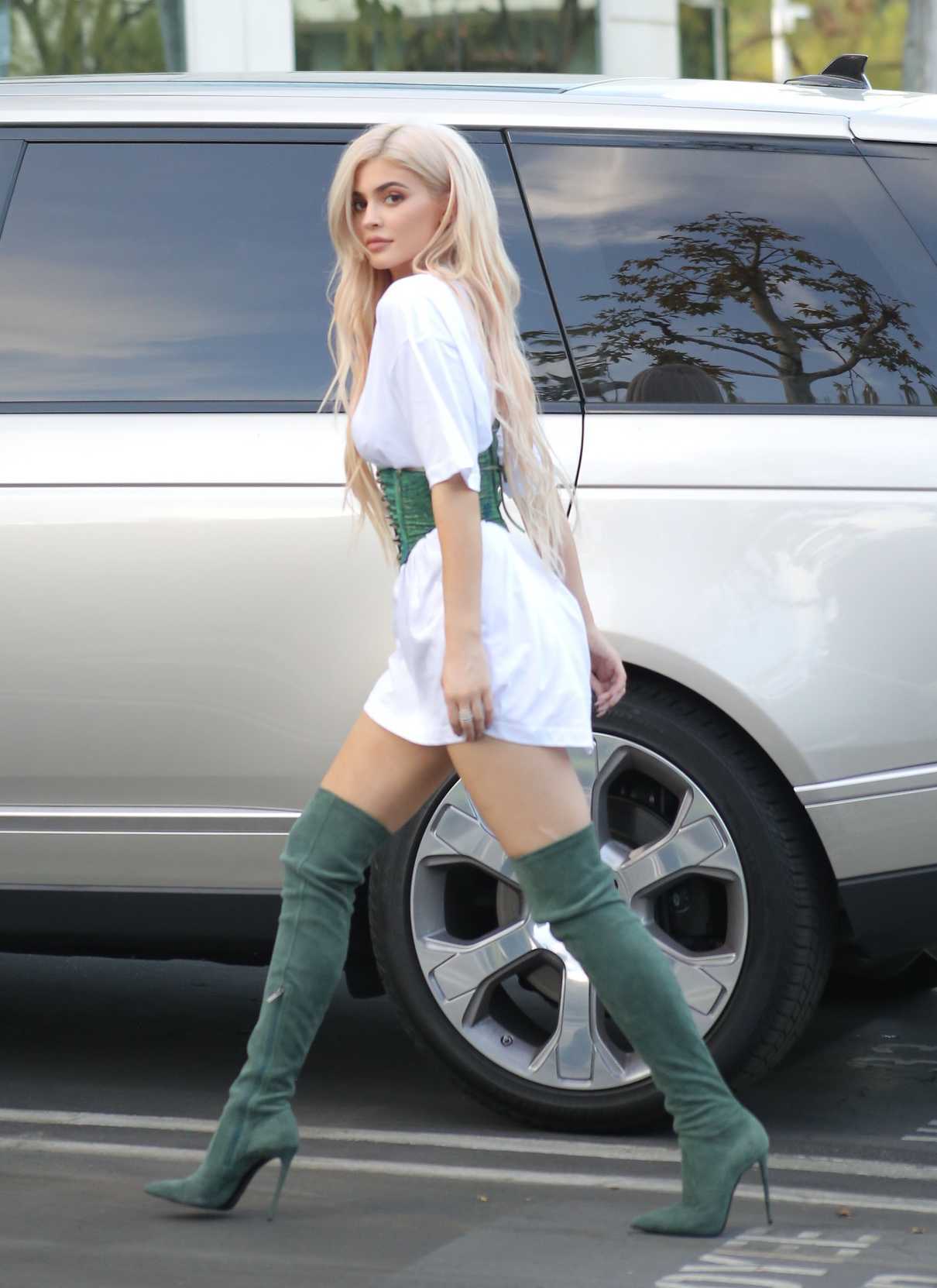 Kylie Jenner Leaves an Office Meeting in a Corset and Green Boots in LA 10/17/2016-3
