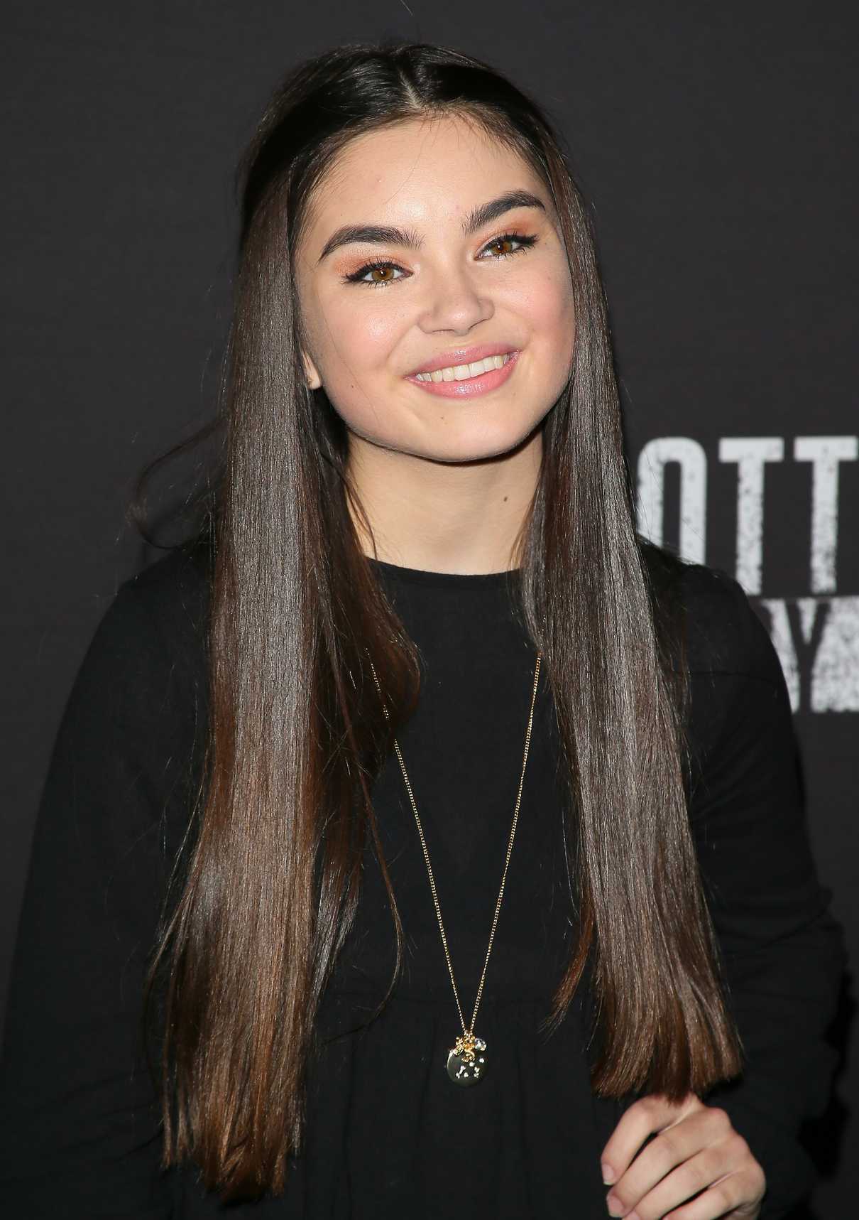 Landry Bender at the Knott's Scary Farm Opening Night in Buena Park 09/30/2016-4