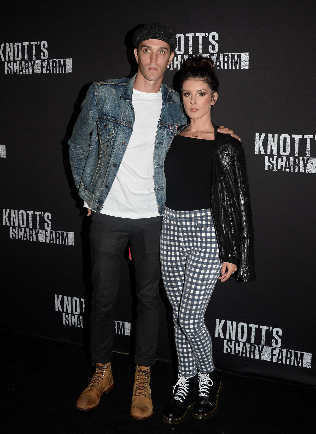 Shenae Grimes at the Knott's Scary Farm Opening Night in Buena Park 09/30/2016-3