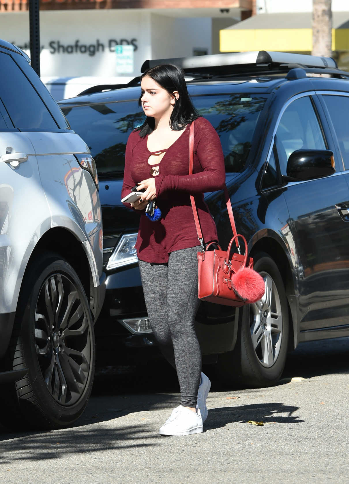 Ariel Winter Was Seen Out in Los Angeles 11/04/2016-2