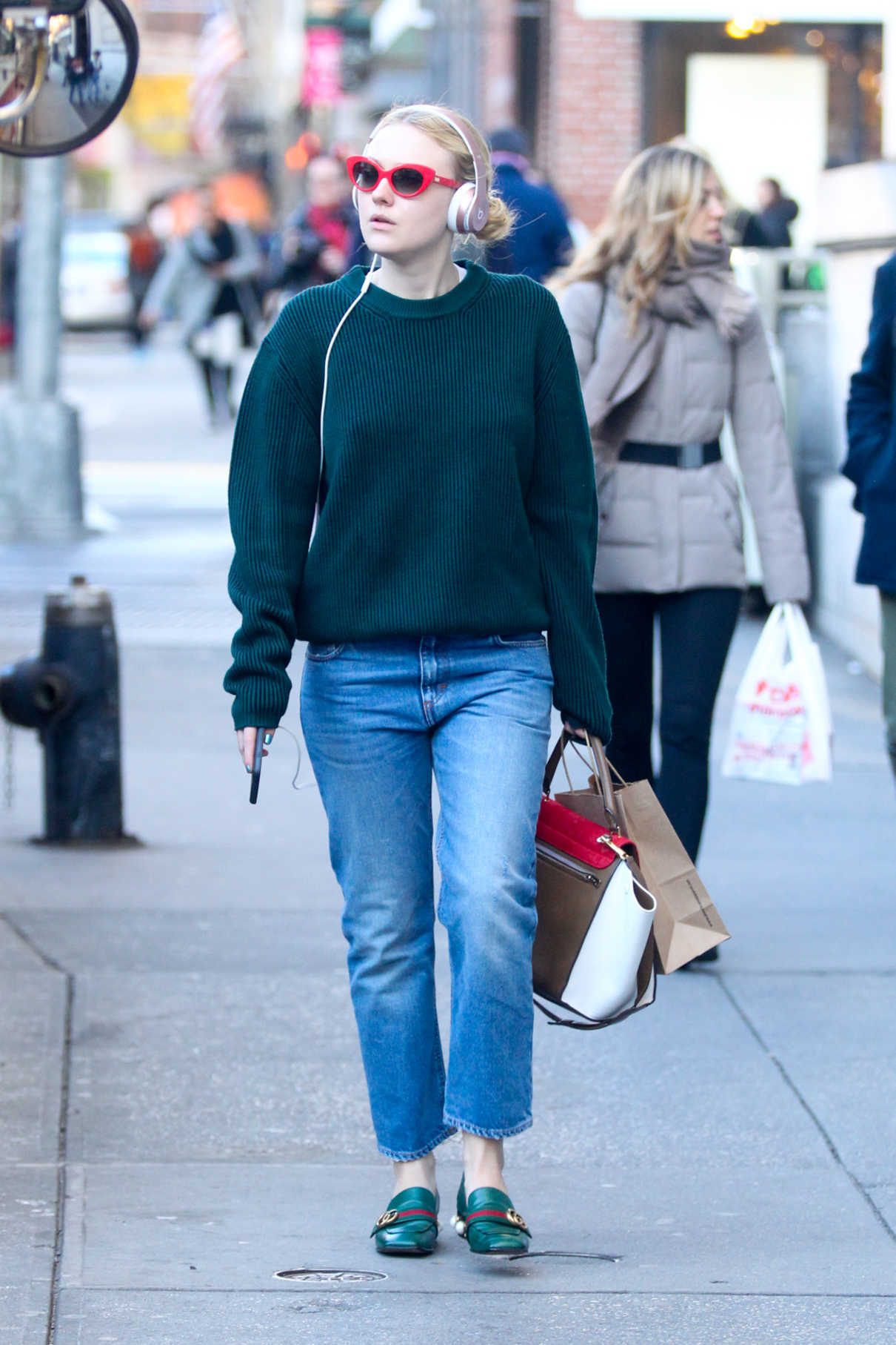 Dakota Fanning Was Seen Out in Soho, New York City 10/31/2016-3