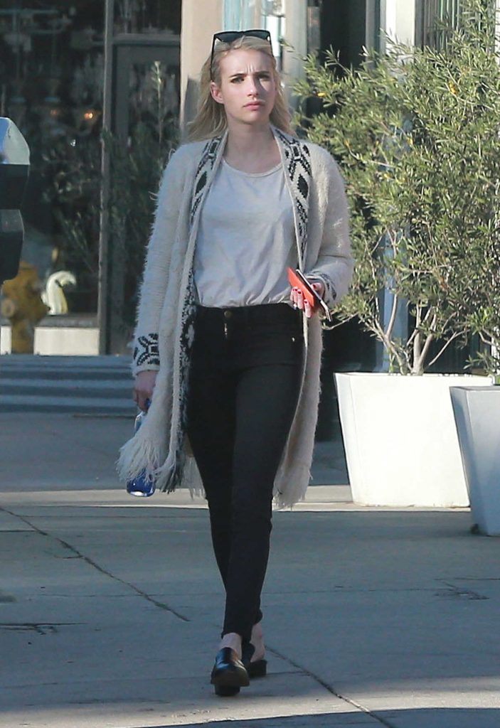 Emma Roberts Stops by a Studio in West Hollywood 11/18/2016-1