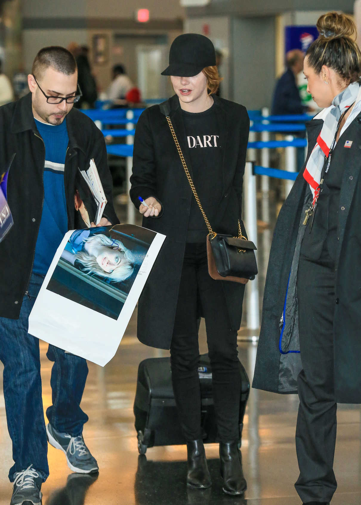 Emma Stone Was Seen in JFK Airport in New York City 11/22/2016-2