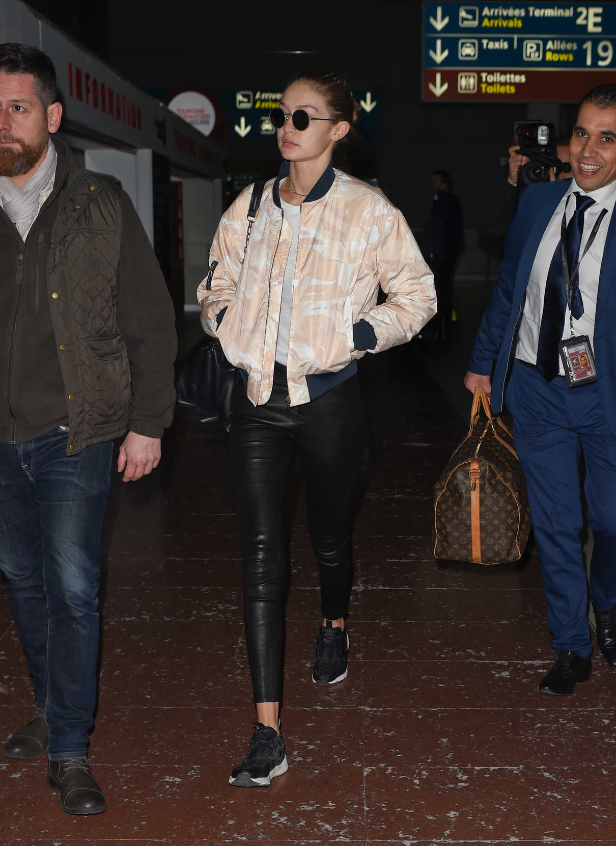 Gigi Hadid Arrives at CDG Airport in Paris 11/26/2016-2