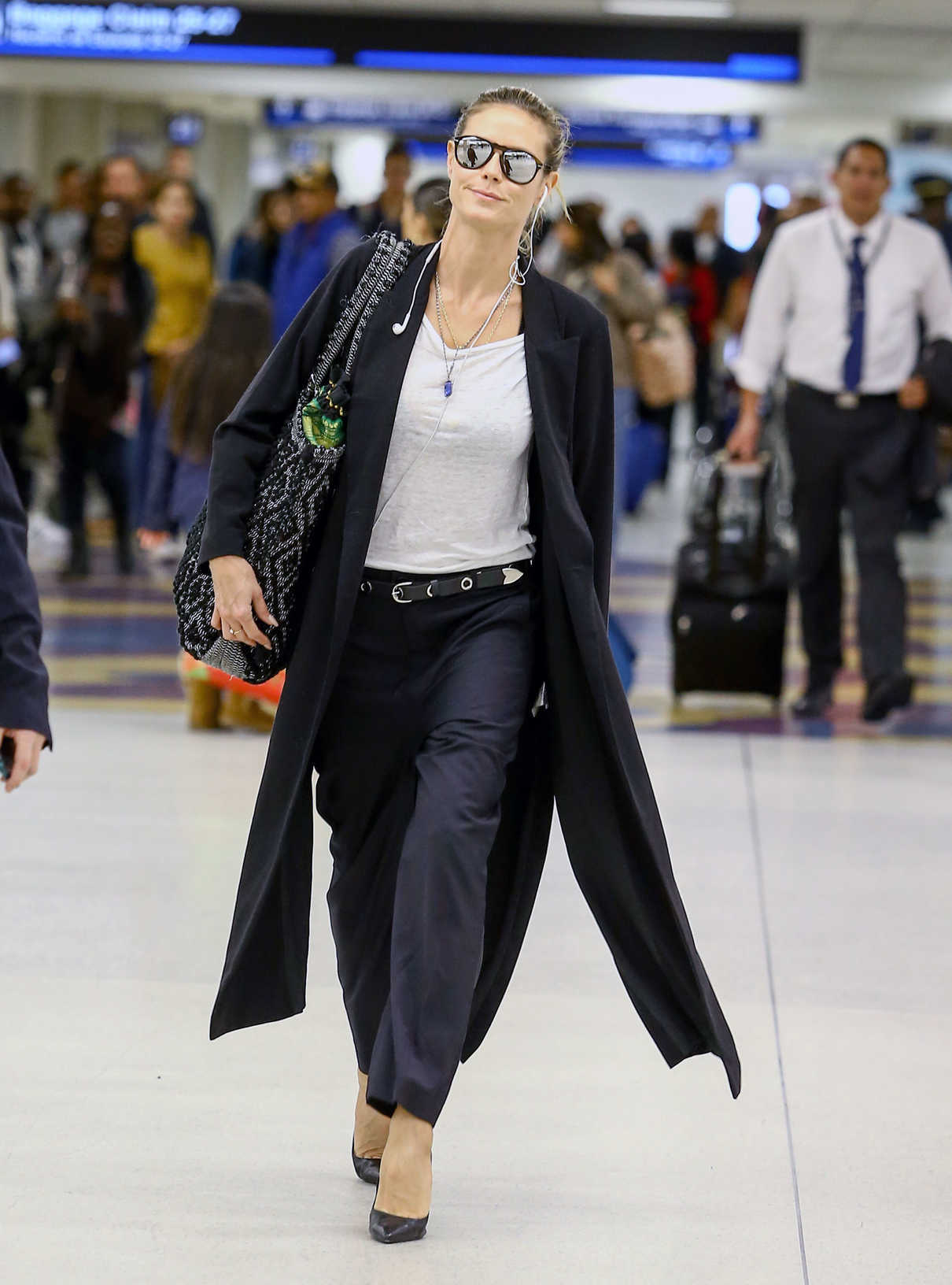 Heidi Klum Arrives at Miami International Airport 11/28/2016-3