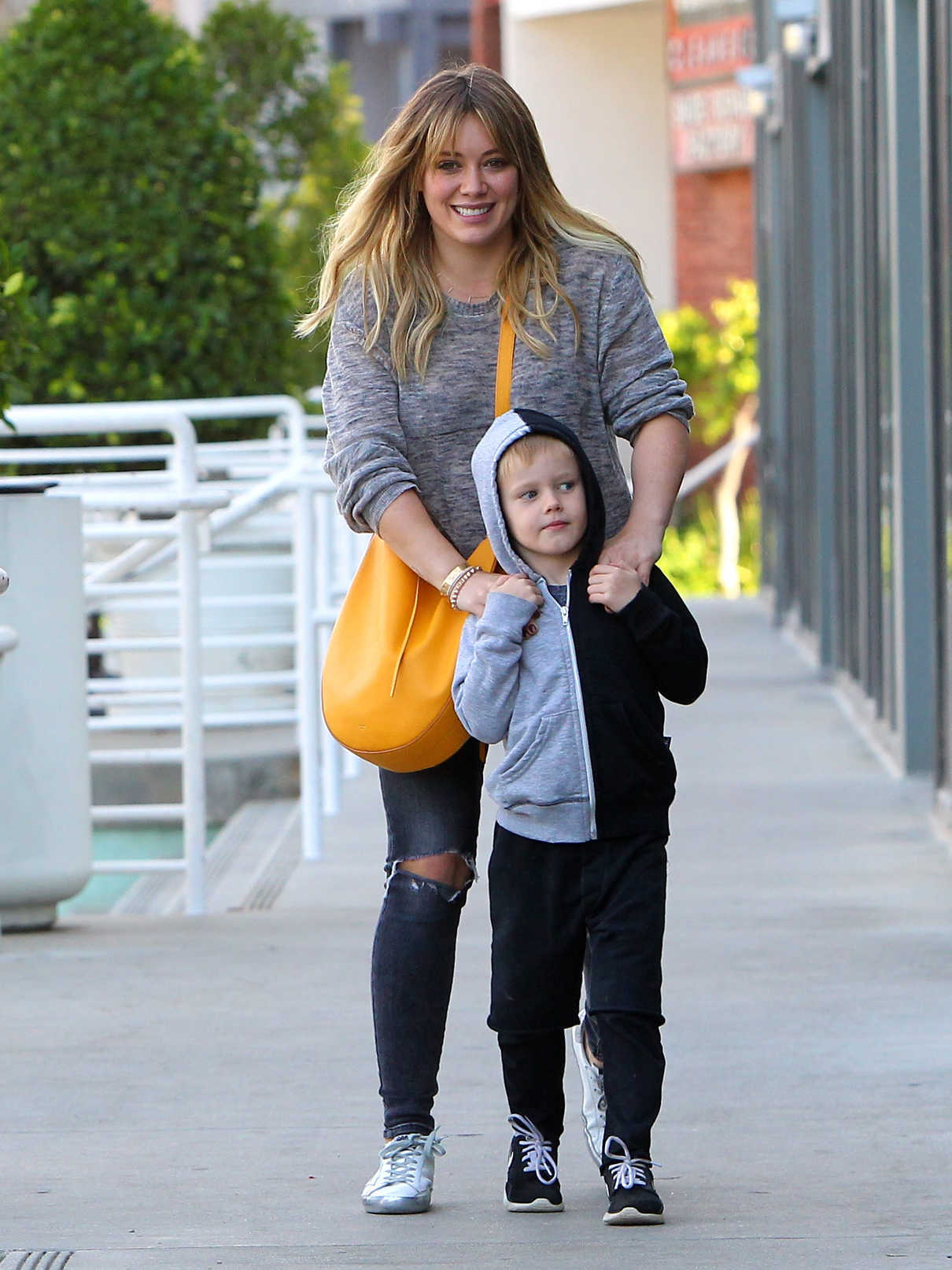 Hilary Duff Was Seen With Her Son Luca in Studio City 11/28/2016-2