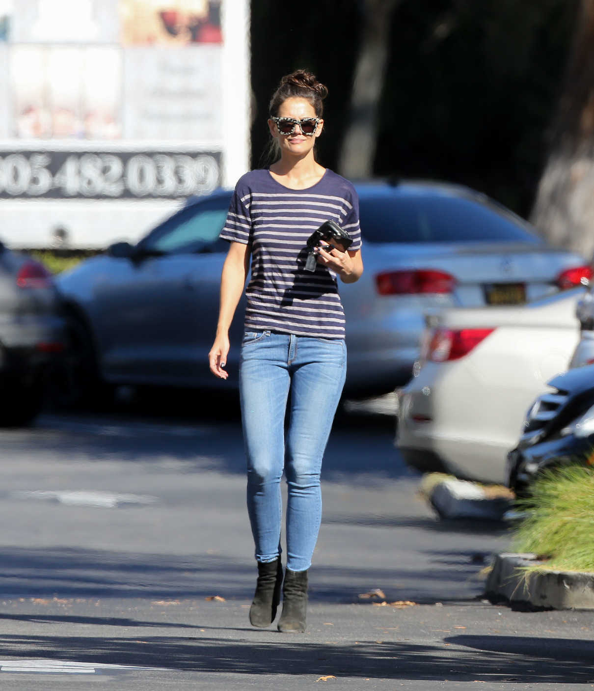 Katie Holmes Was Seen Out in Westlake Village 11/14/2016-2