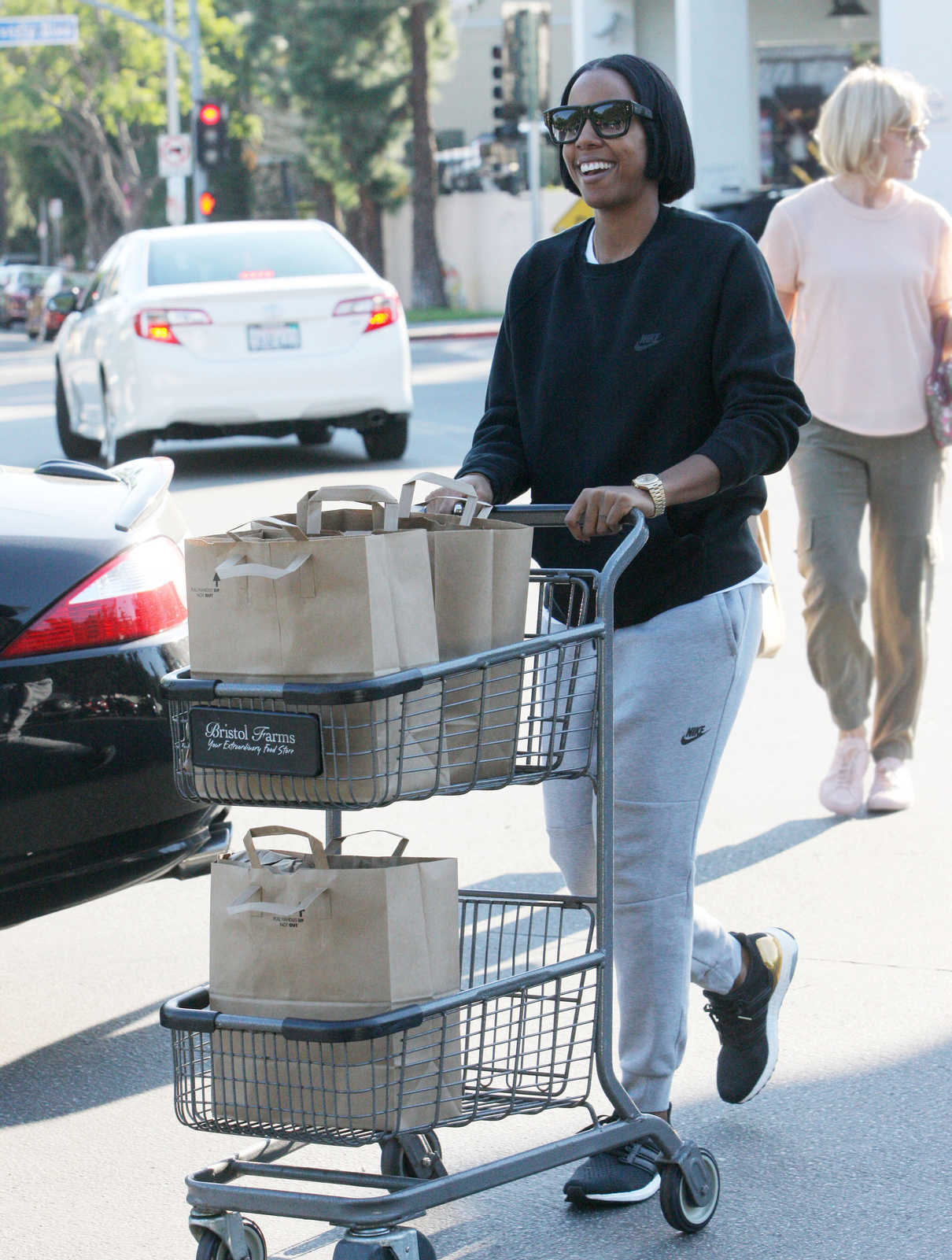 Kelly Rowland Goes Grocery Shopping in Los Angeles 11/25/2016-4