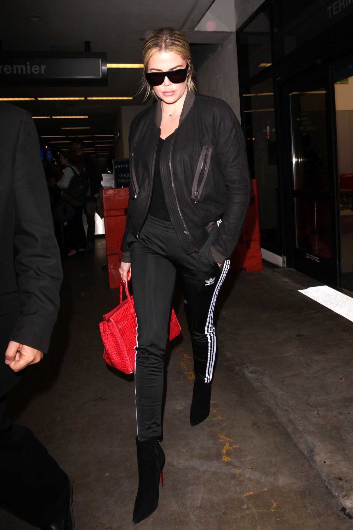 Khloe Kardashian Was Seen at LAX Airport in LA 11/27/2016-4