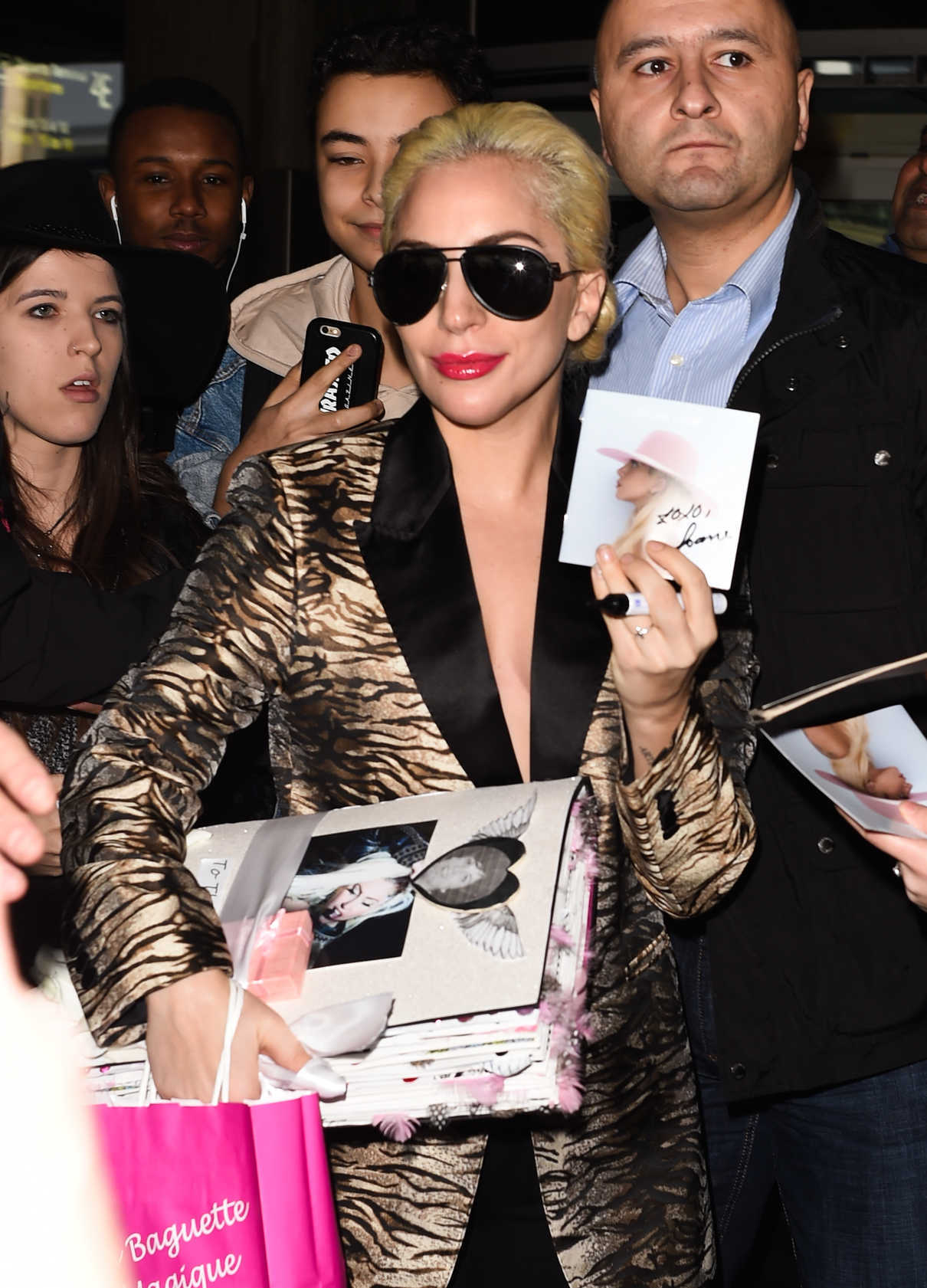 Lady Gaga Was Seen at CDG Airport in Paris 11/27/2016-5