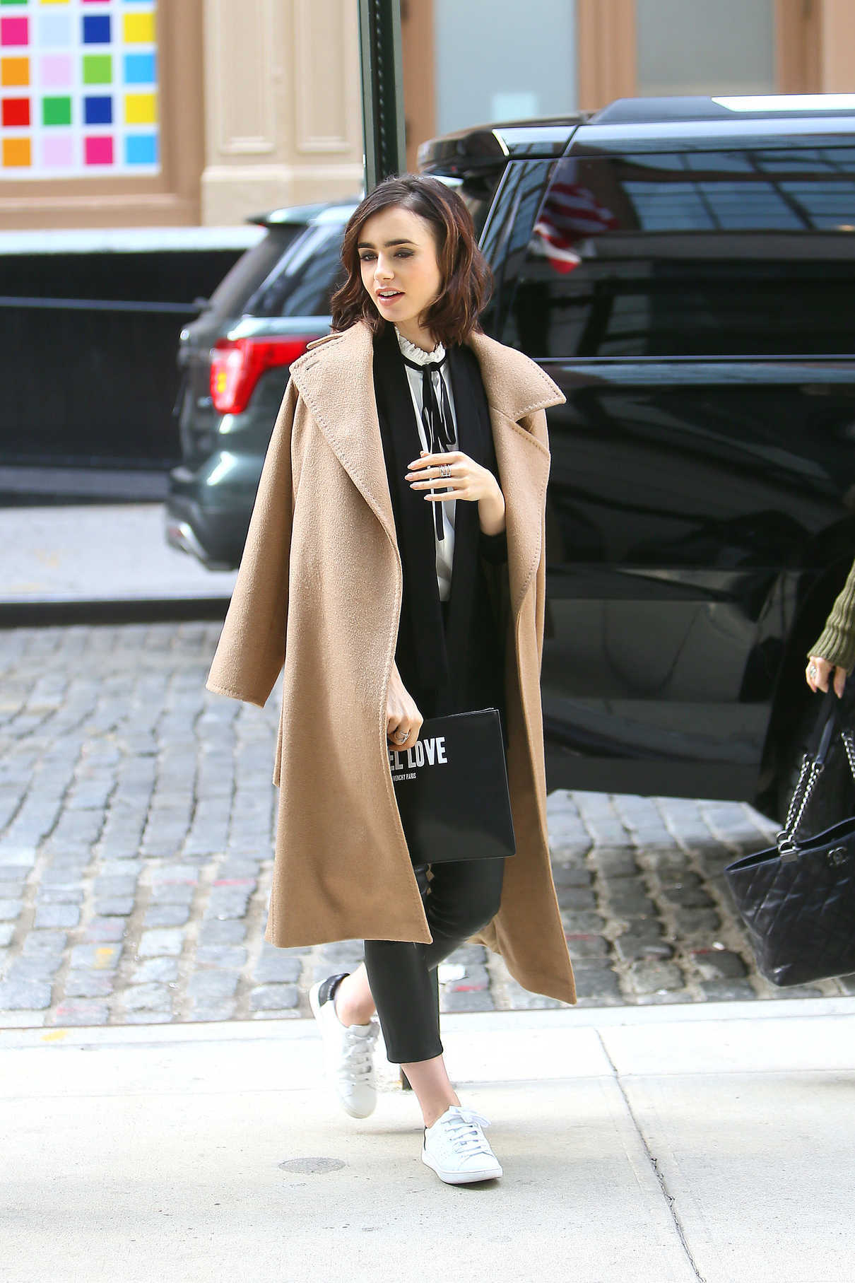 Lily Collins Leaves Her Hotel in New York 11/02/2016-2