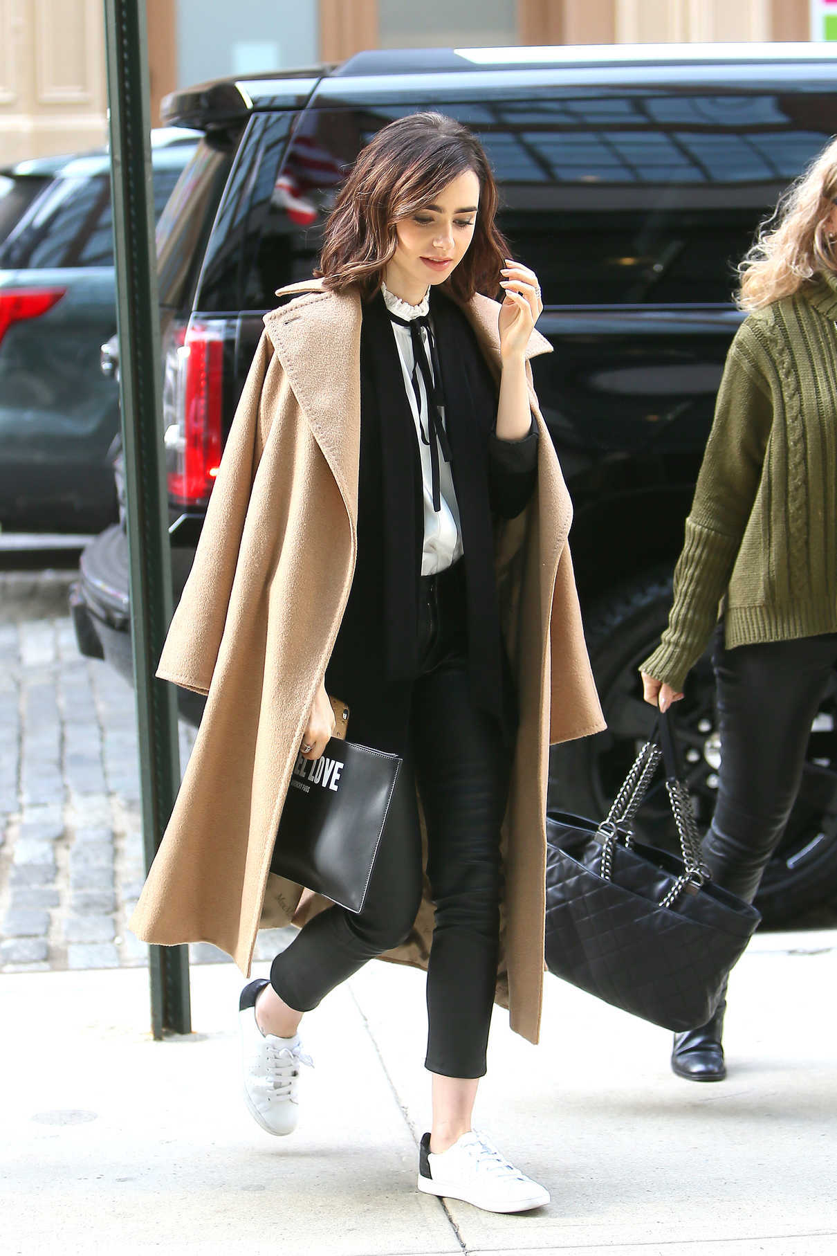 Lily Collins Leaves Her Hotel in New York 11/02/2016-4