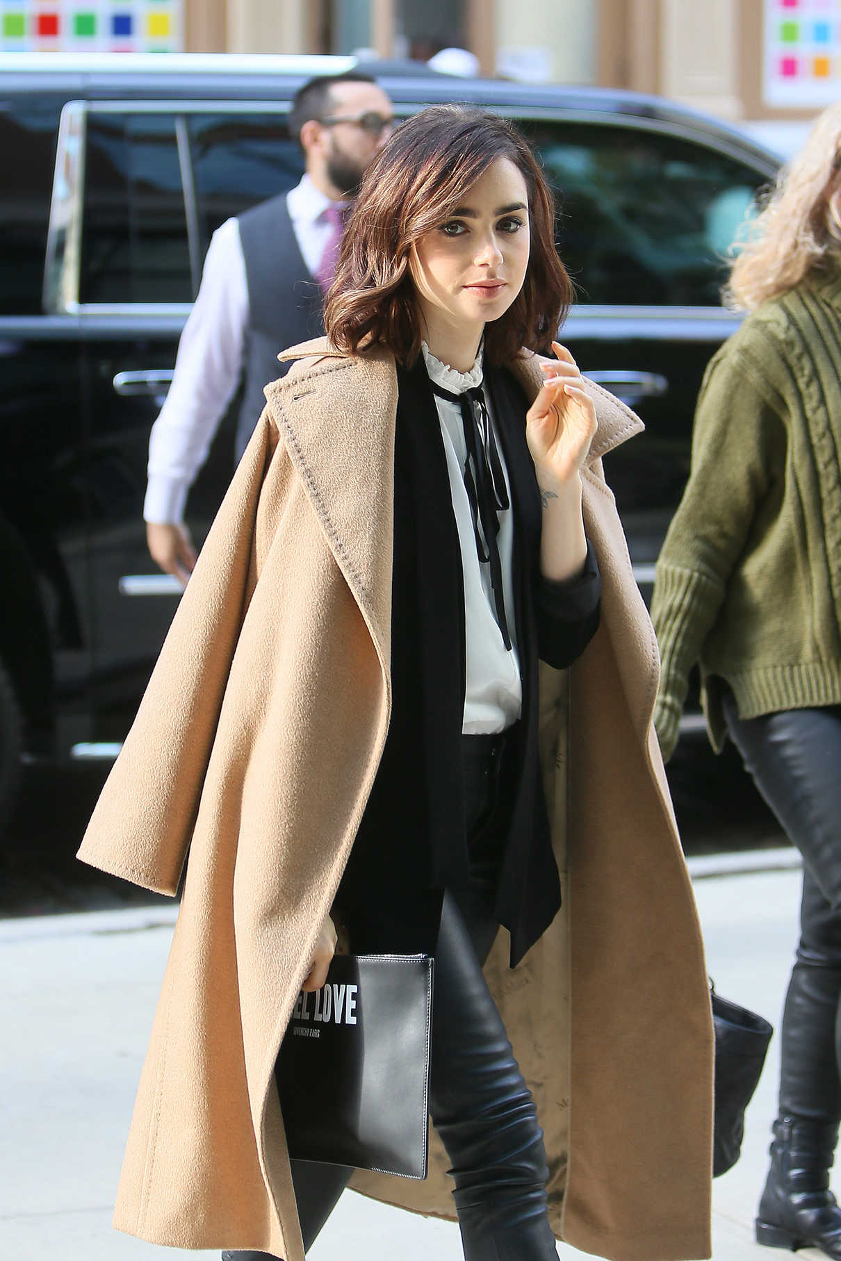 Lily Collins Leaves Her Hotel in New York 11/02/2016-5