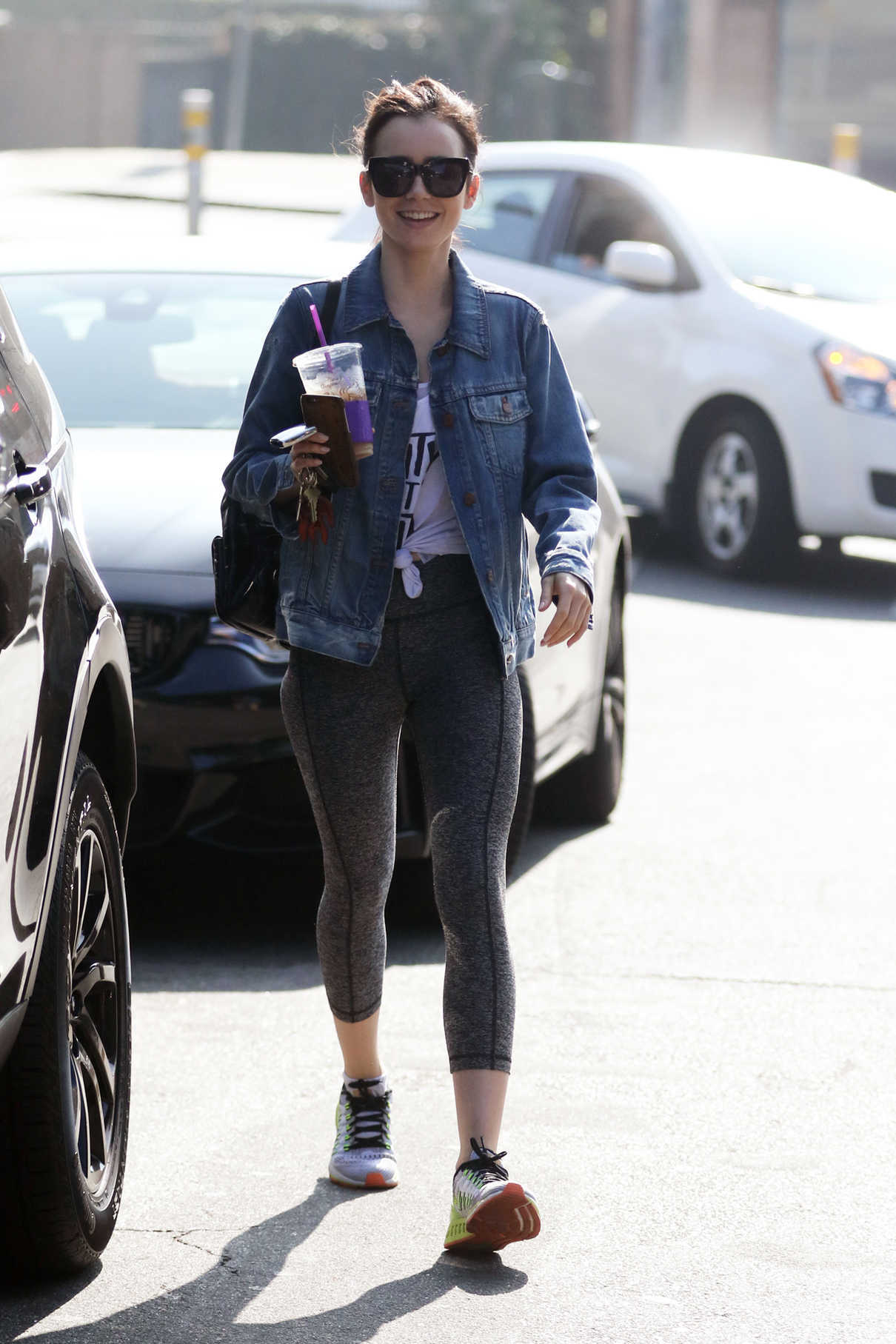 Lily Collins Leaves the Gym in Los Angeles 11/06/2016-5