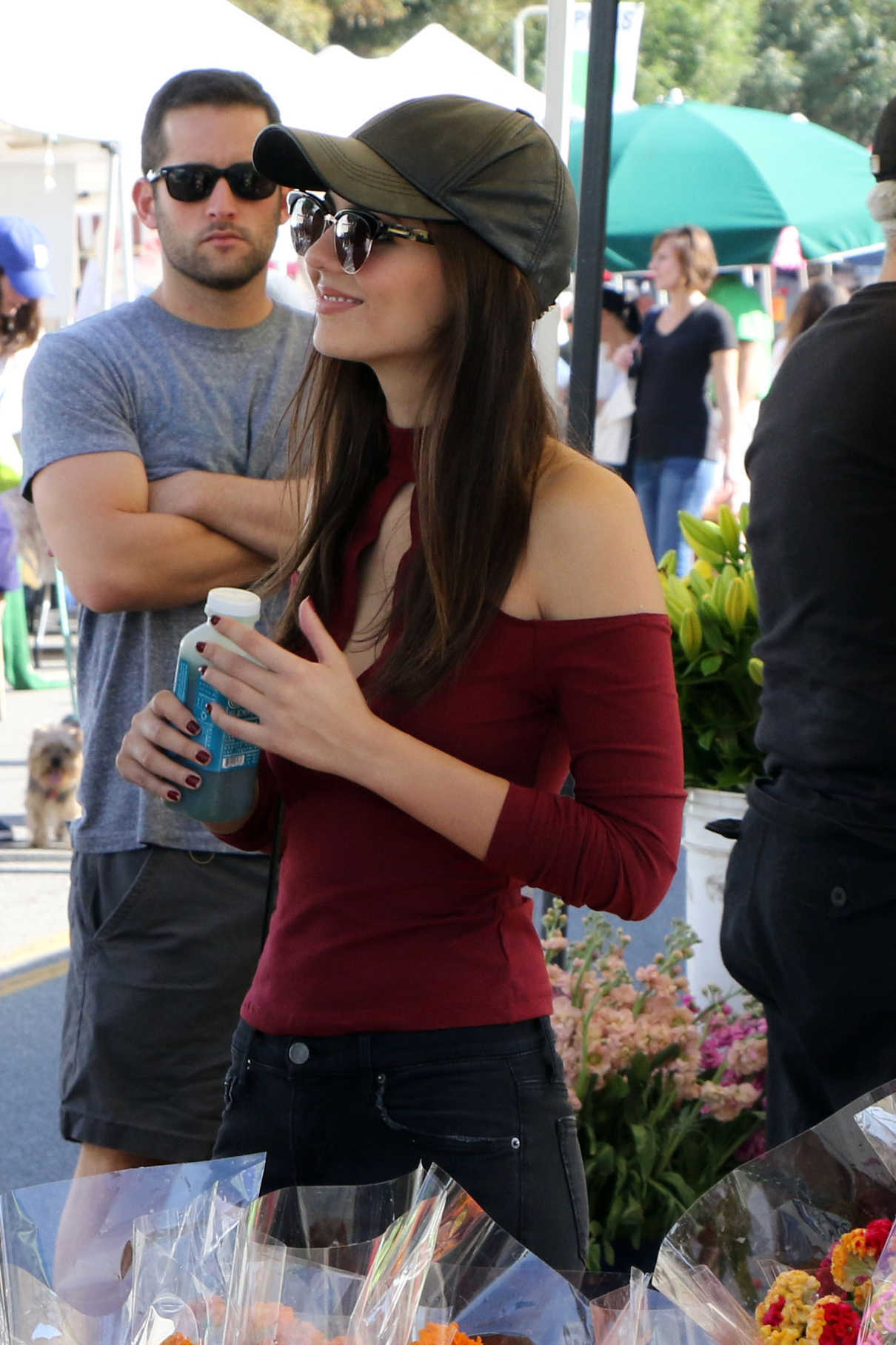 Victoria Justice Was Seen at the Farmers Market in California 11/06/2016-3