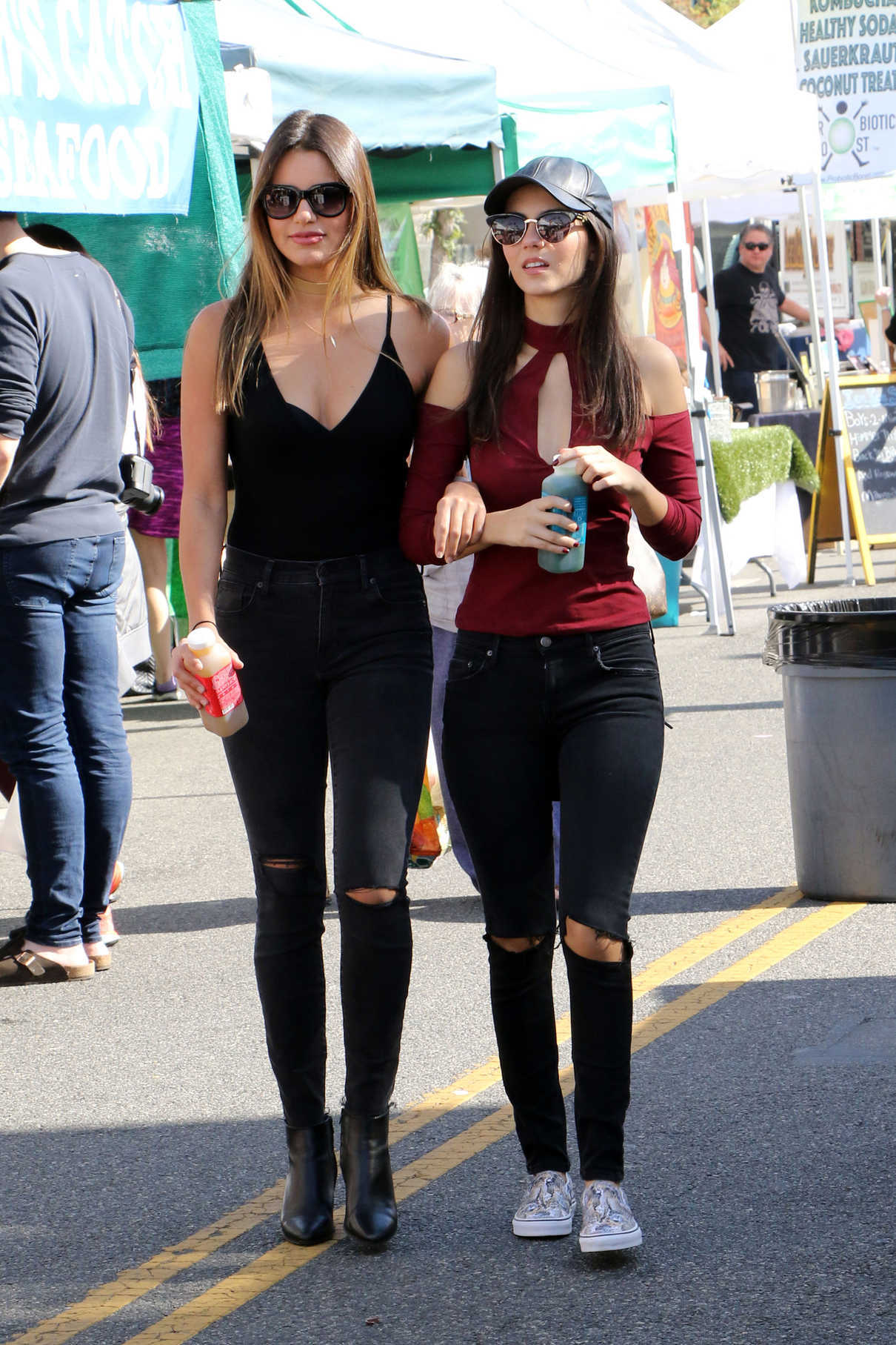 Victoria Justice Was Seen at the Farmers Market in California 11/06/2016-5