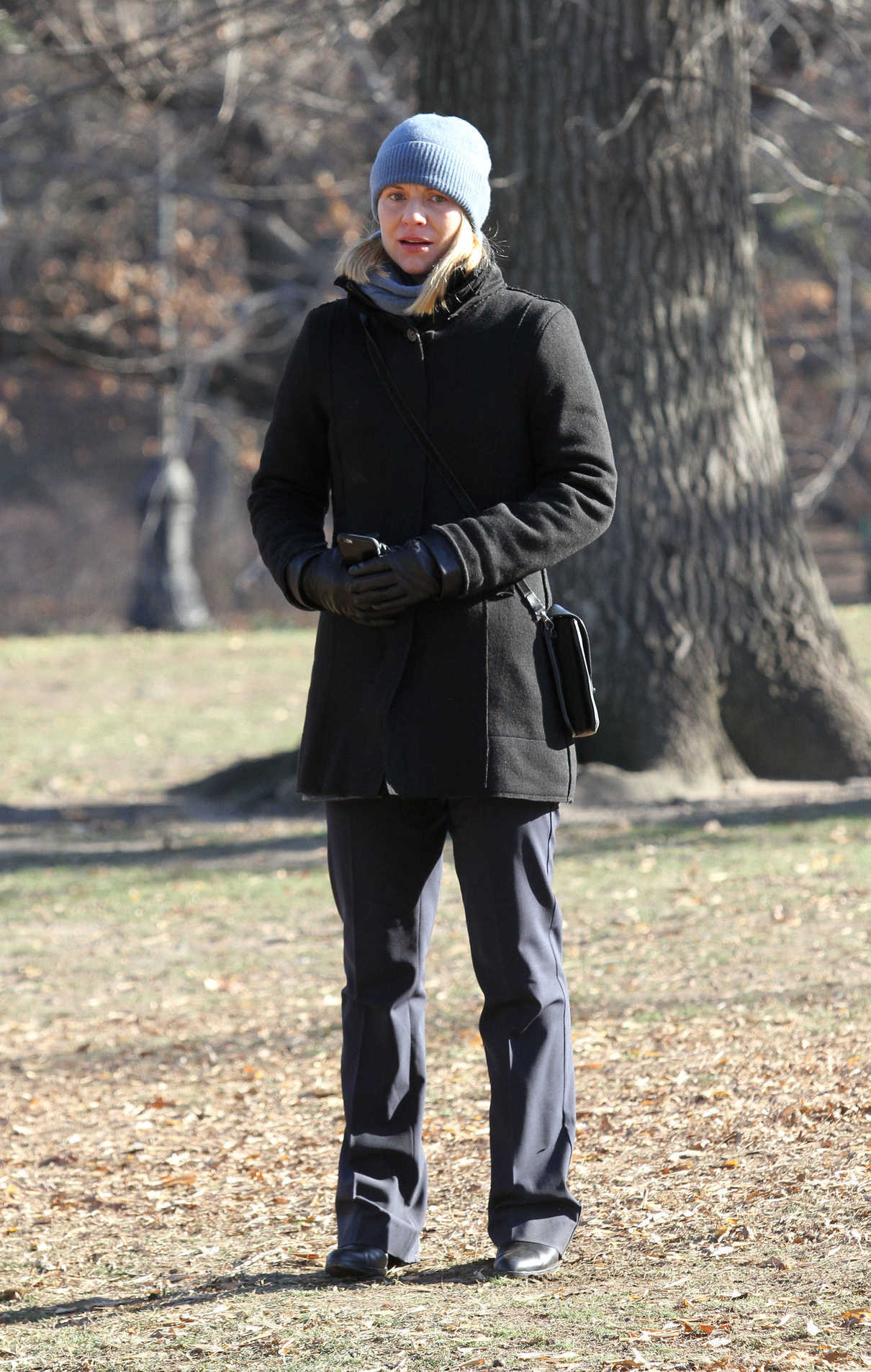 Claire Danes on the Set of Homeland in New York City 12/20/2016-3