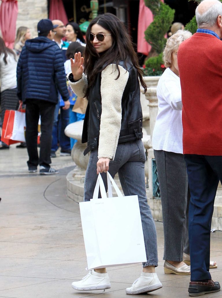 Crystal Reed Goes Shopping at the Grove in West Hollywood 12/21/2016-5