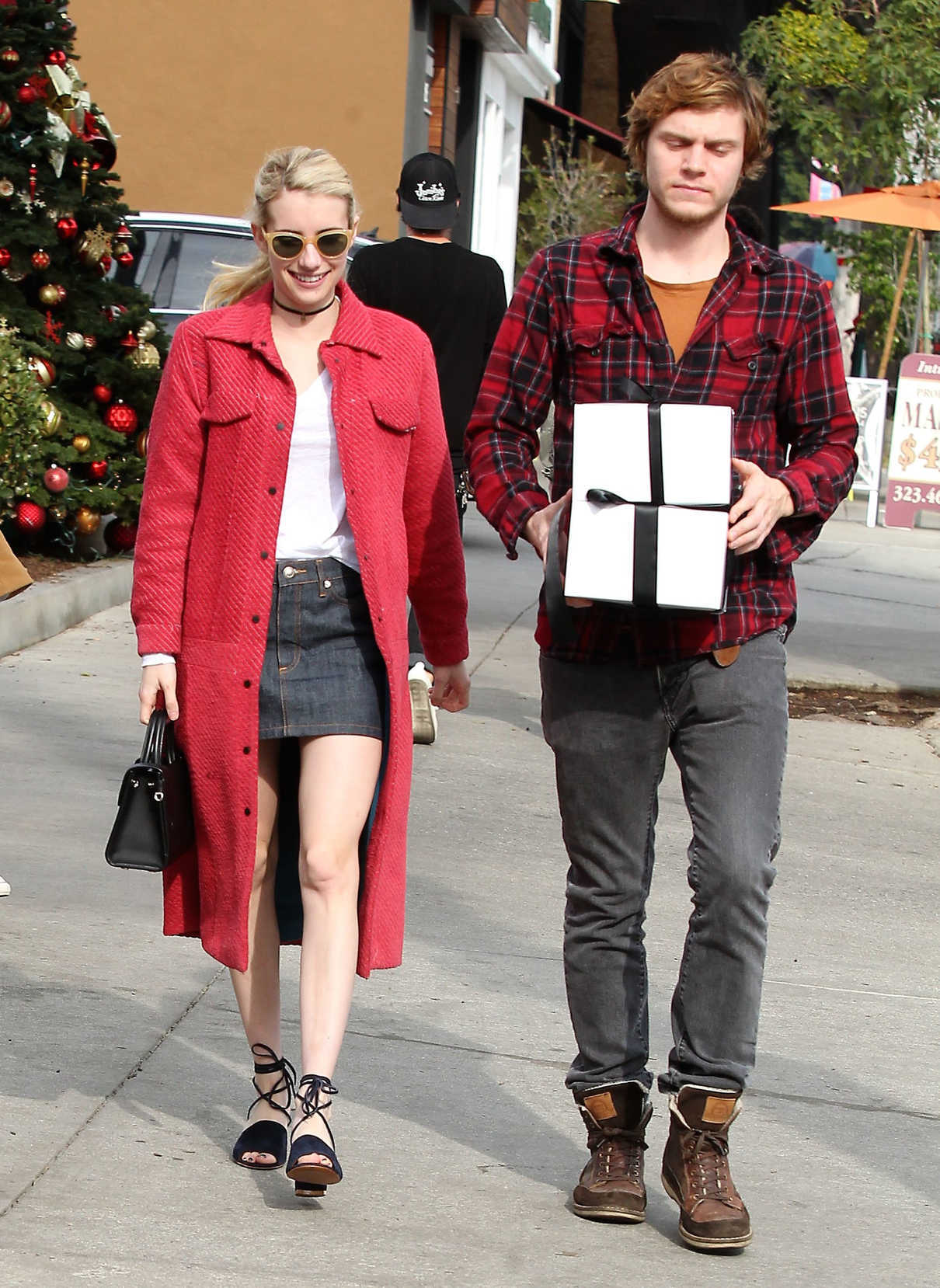 Emma Roberts and Evan Peters Were Seen Out in in Los Angeles 12/05/2016-2