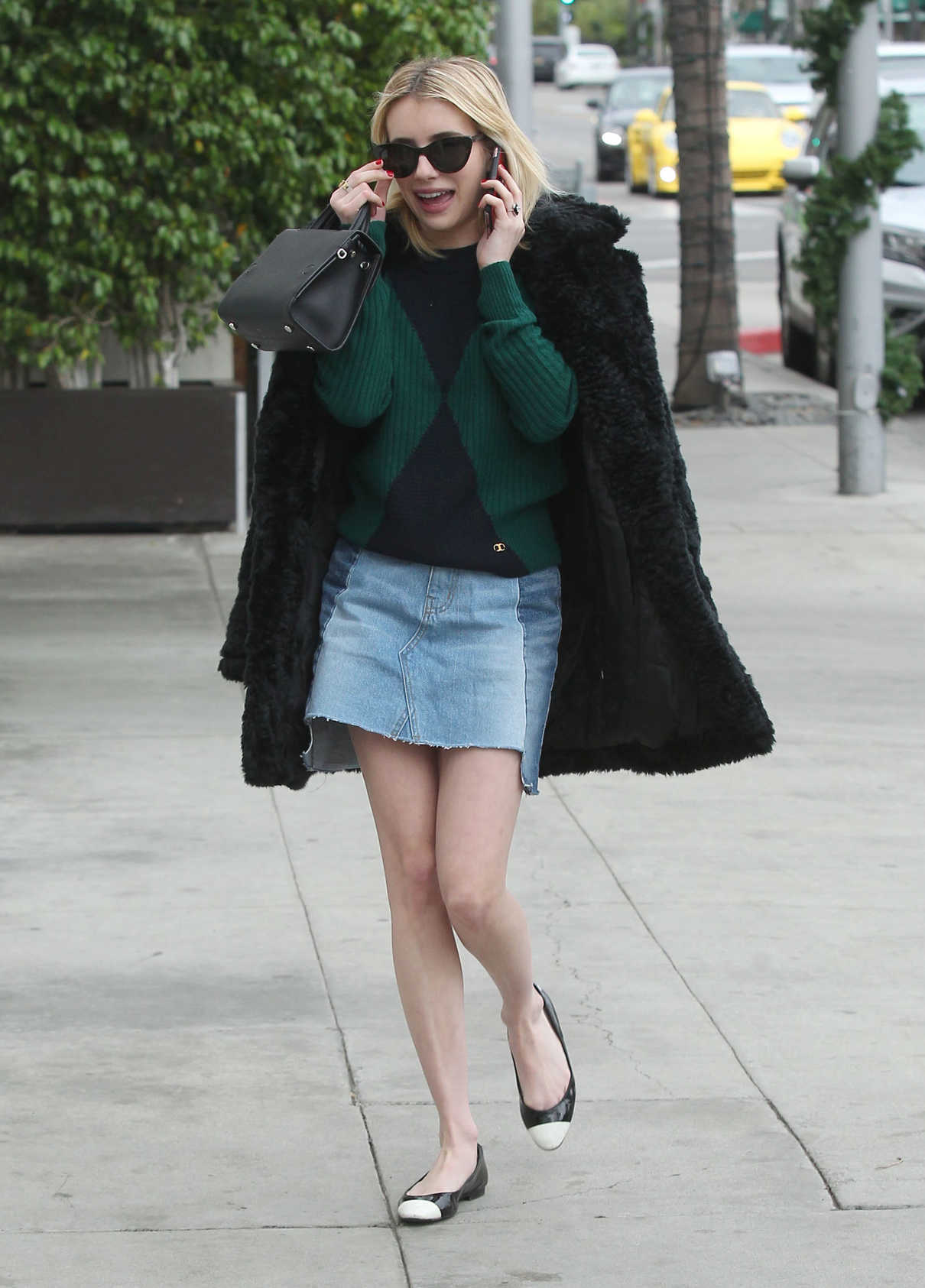 Emma Roberts Goes Shopping in Beverly Hills 12/21/2016-4