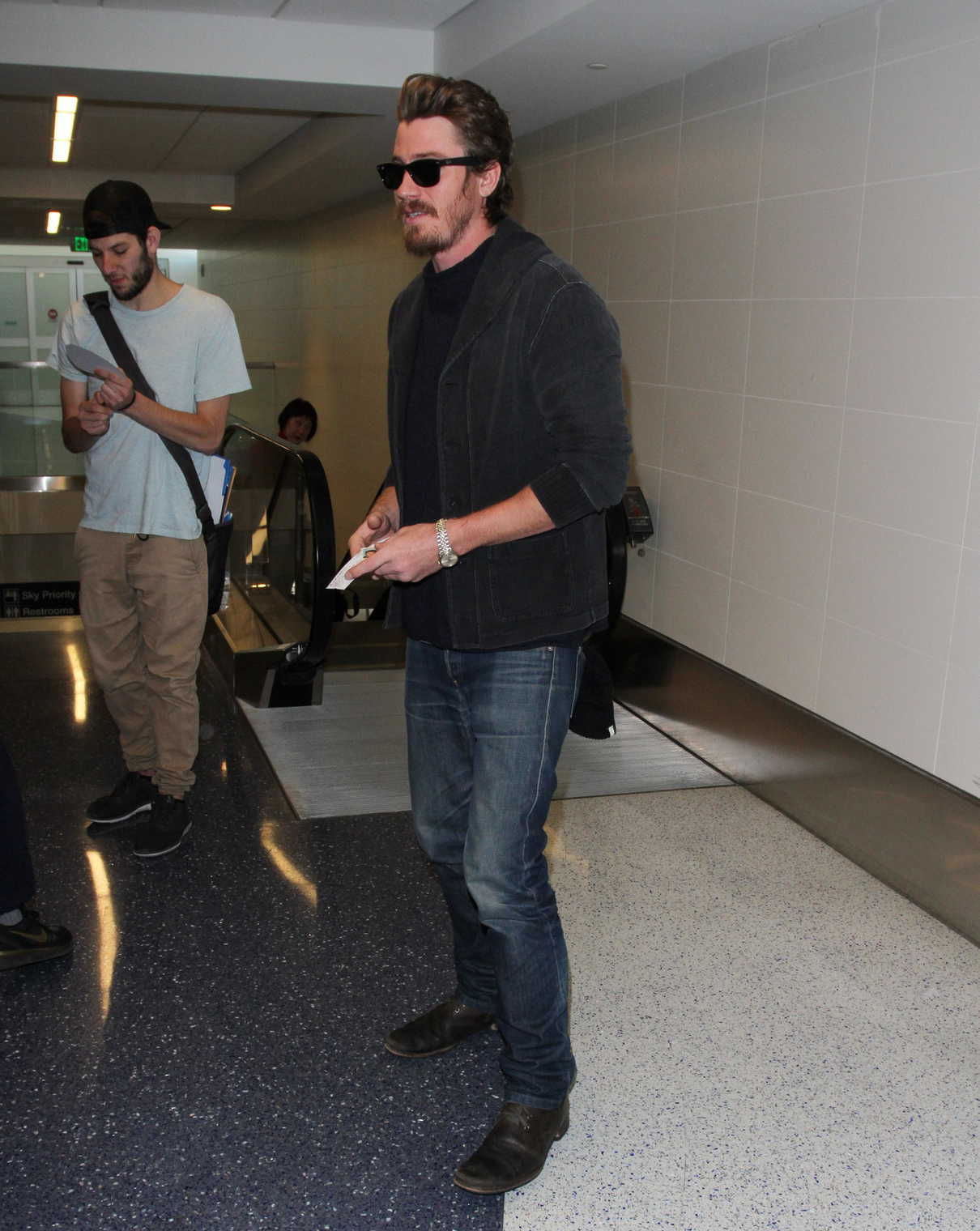 Garrett Hedlund Was Seen at LAX Airport in LA 12/28/2016-4