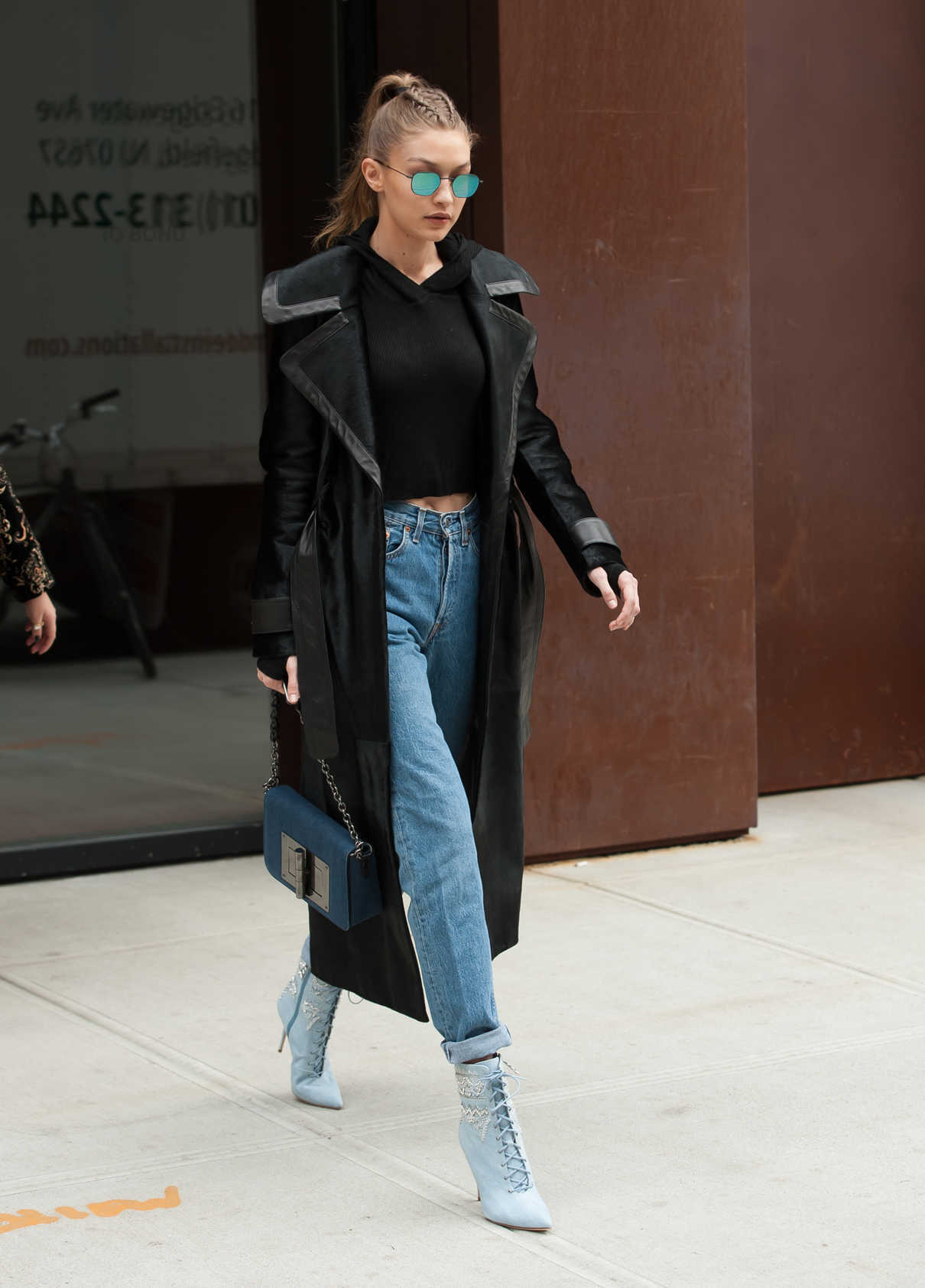 Gigi Hadid Leaves Her Apartment in New York City 12/08/2016-2