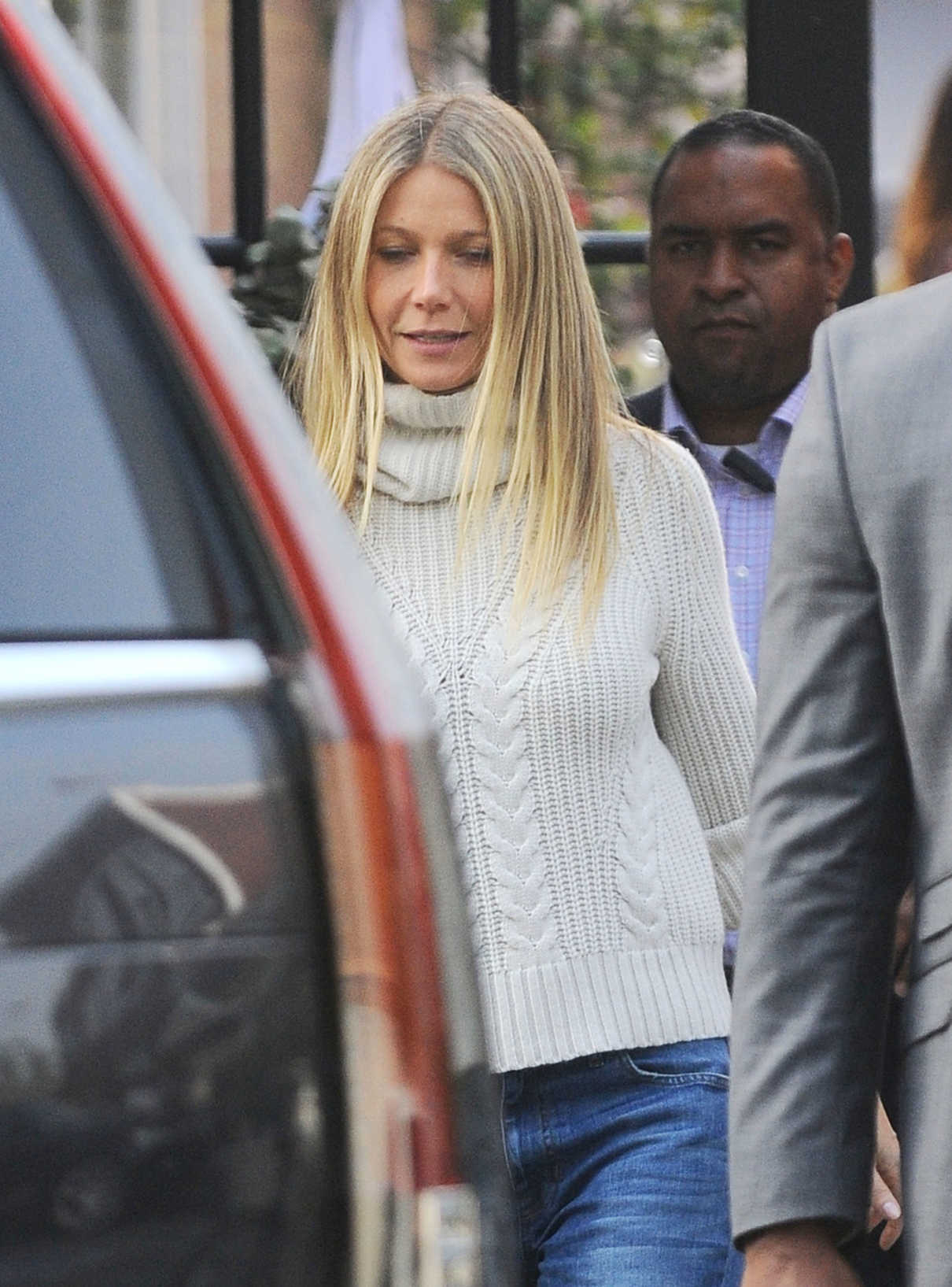 Gwyneth Paltrow Was Seen Out in Los Angeles 12/10/2016-5