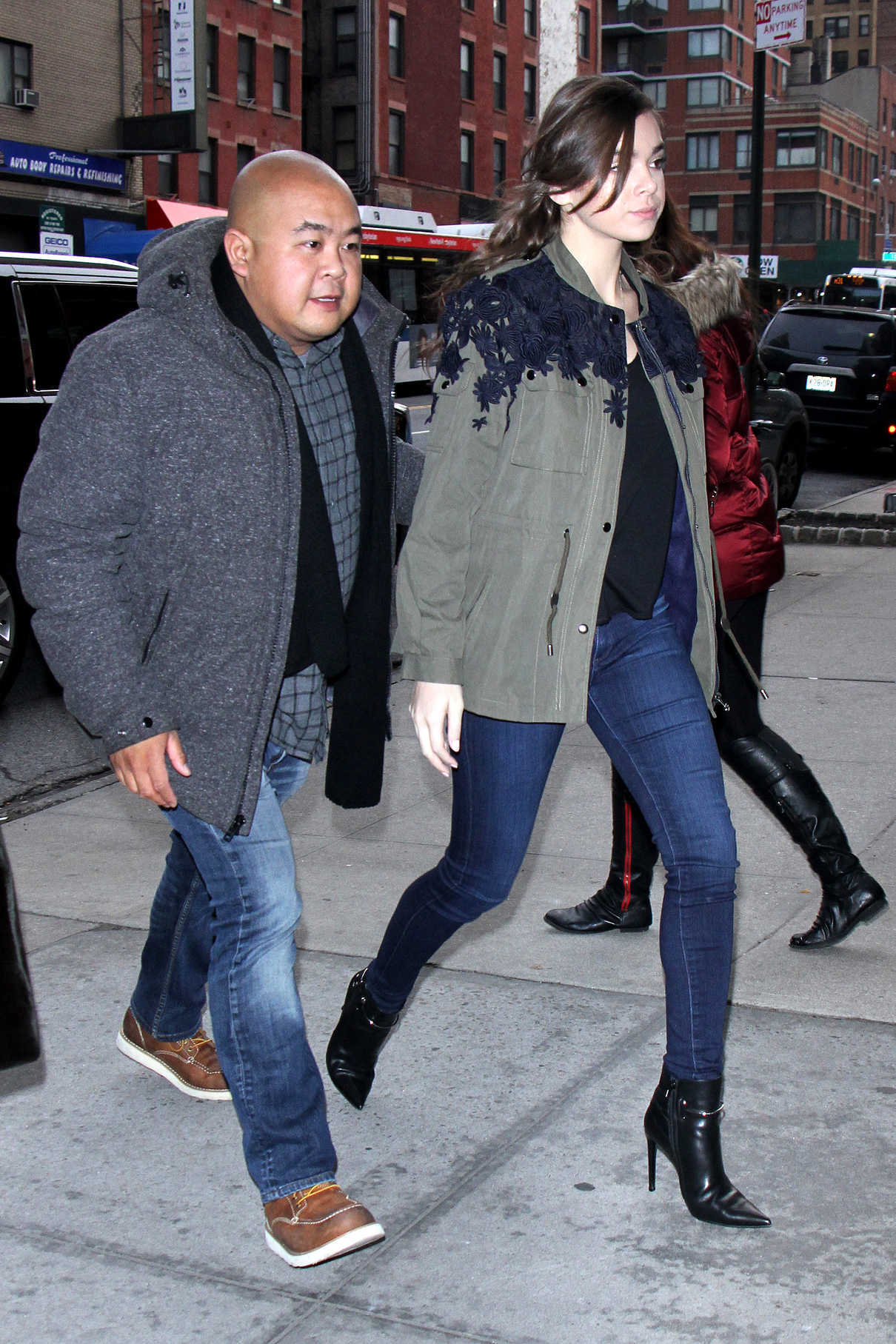 Hailee Steinfeld Was Seen Out in New York City 12/13/2016-3