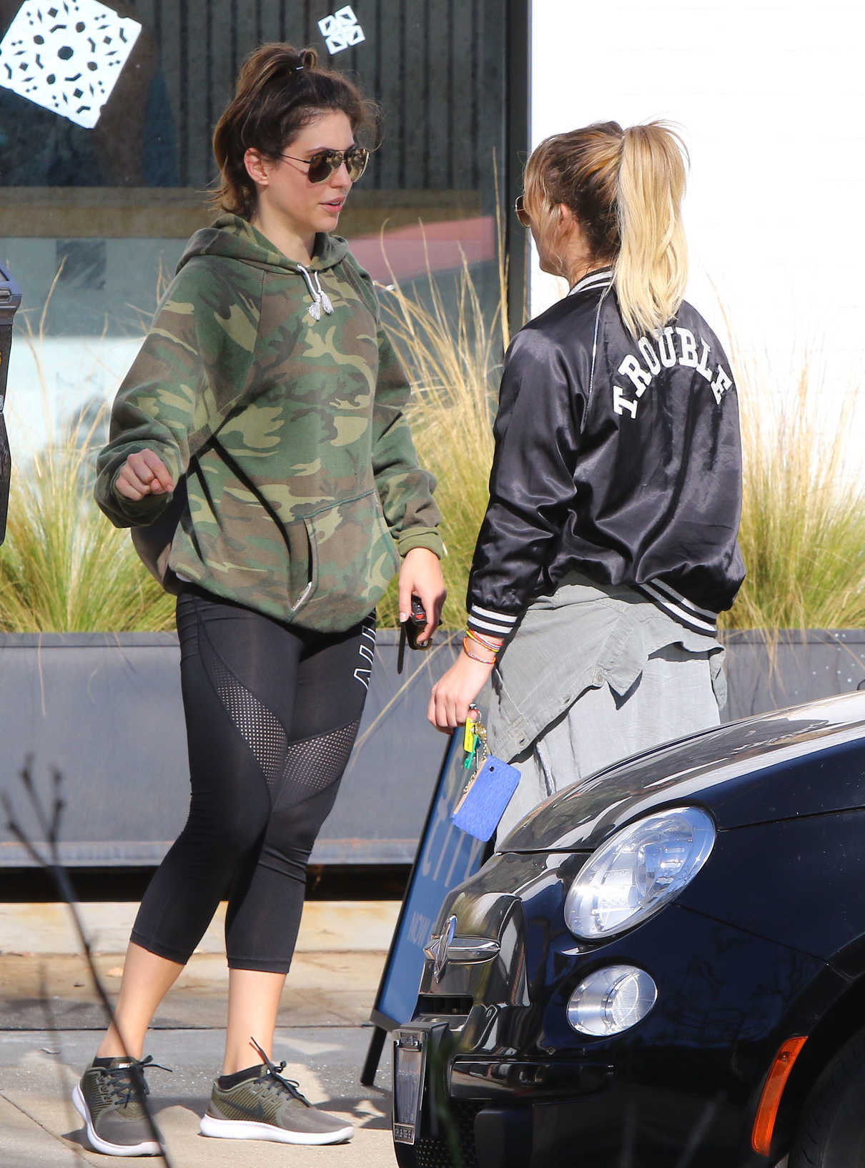 Hilary Duff Stops by a Gym in Studio City 12/28/2016-5