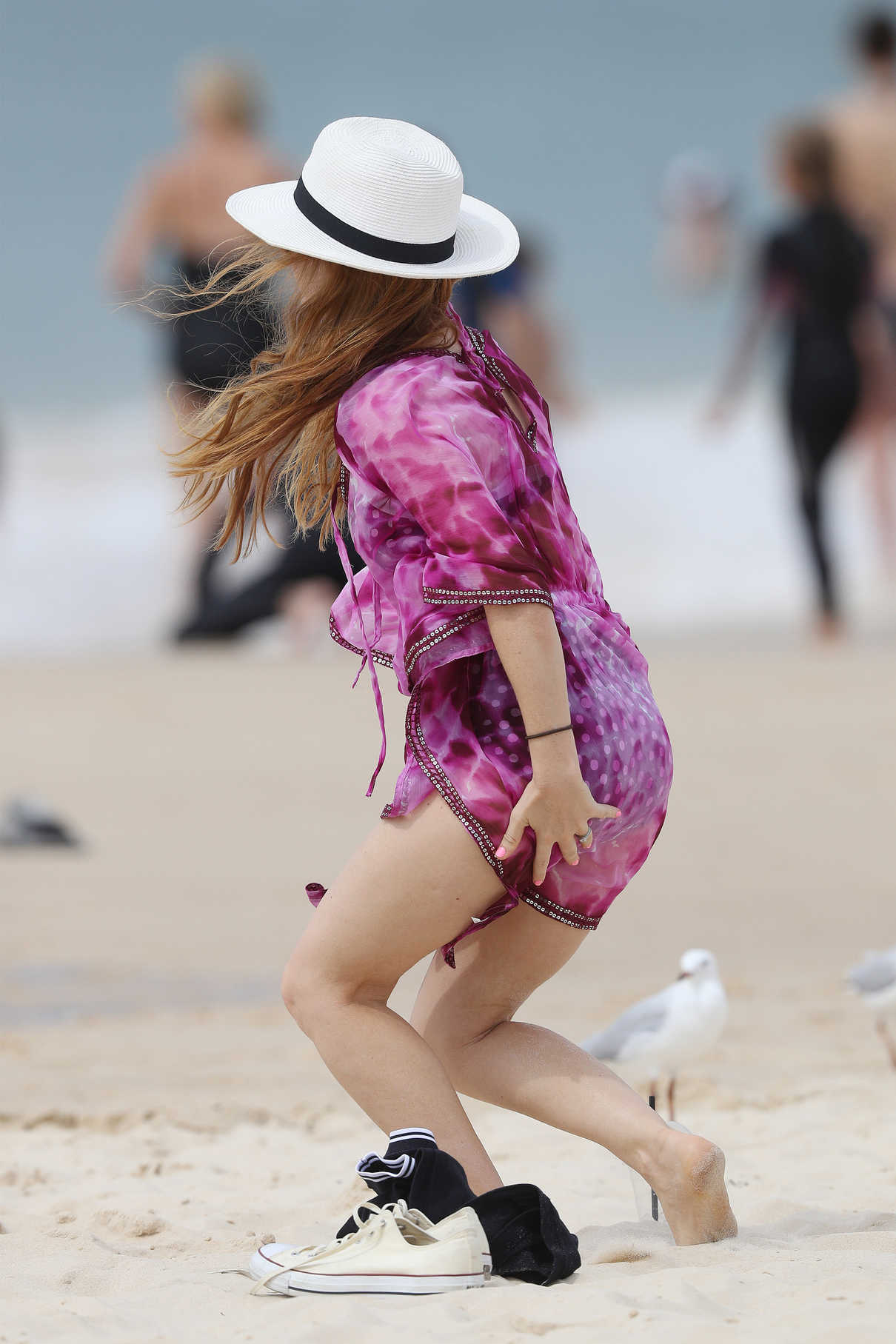 Isla Fisher at Bondi Beach in Australia 12/14/2016-5