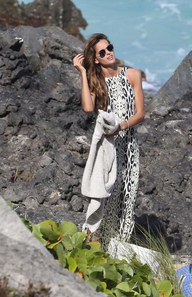 Izabel Goulart Was Seen in St Barth Island 12/28/2016-1