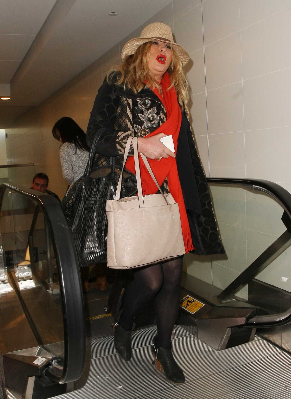 Jennifer Coolidge Was Seen at LAX Airport in Los Angeles 12/20/2016-2