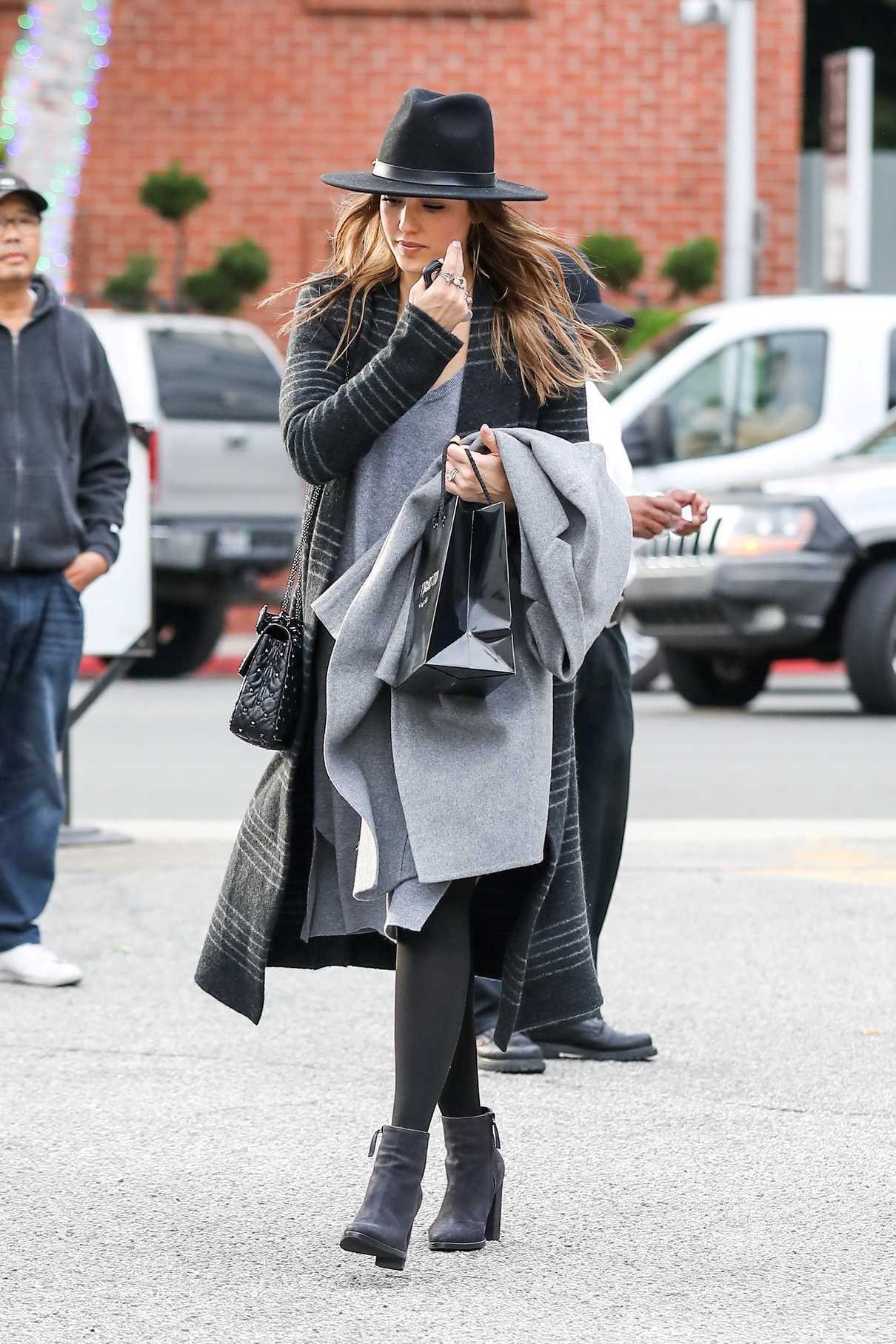 Jessica Alba Was Seen Out in Beverly Hills 12/23/2016-4