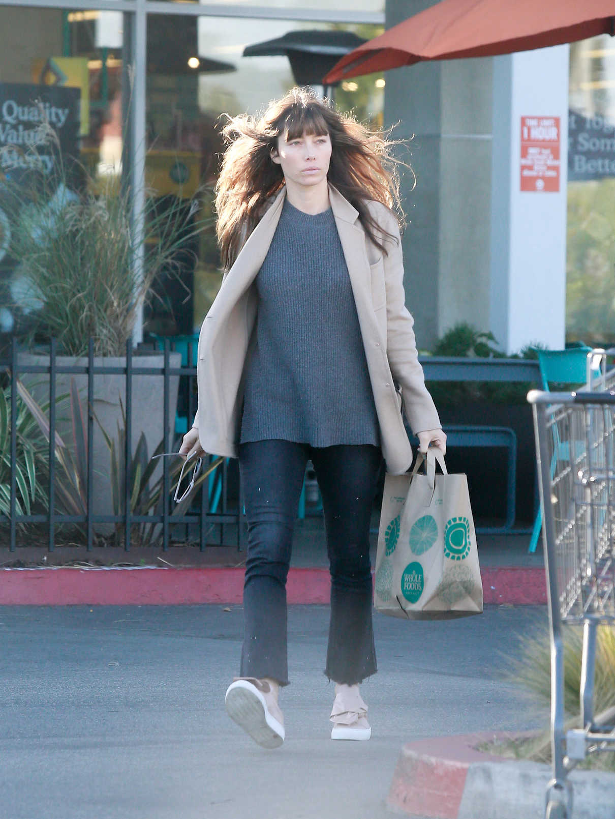 Jessica Biel Goes Grocery Shopping at Whole Foods in Santa Monica 12/16/2016-2