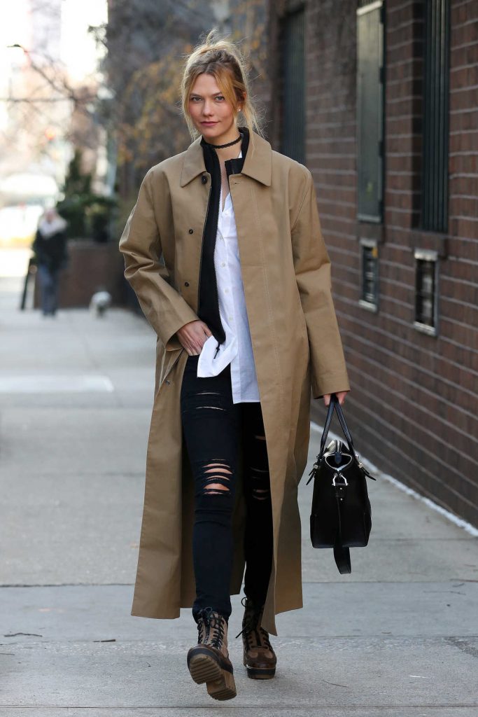 Karlie Kloss Was Seen Out in New York 12/16/2016-3