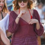 Rachel Hilbert Was Spotted on the Shores in Mexico 12/29/2016