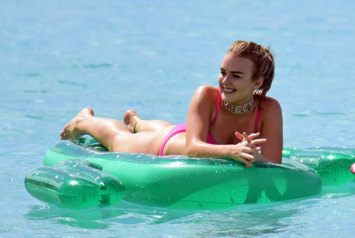 Tallia Storm in Bikini at the Beach in Barbados 12/24/2016-5