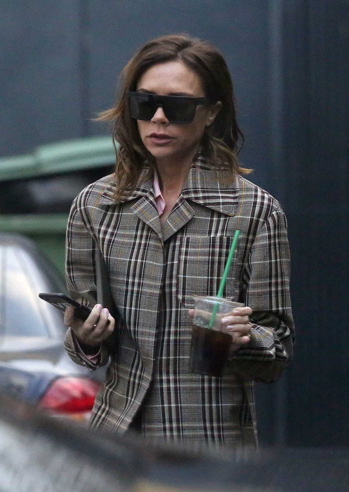 Victoria Beckham Goes Shopping Out in London 12/16/2016-5