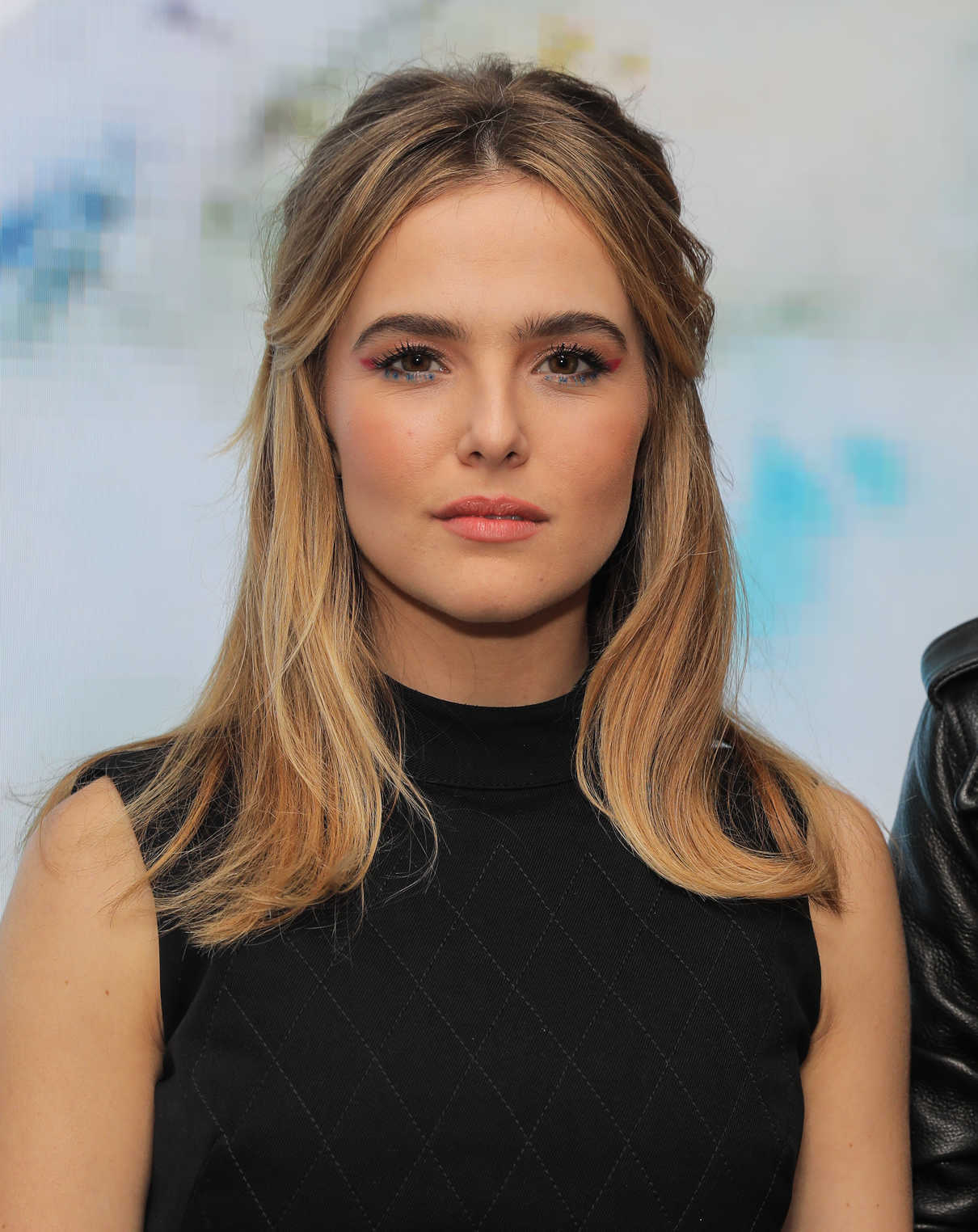 Zoey Deutch at the Dior Lady Art Pop up Boutique Opening Event in Los Angeles 12/06/2016-4