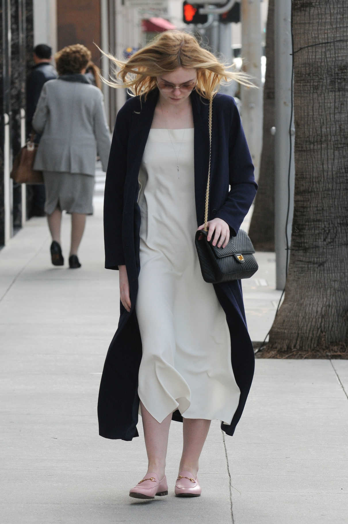 Elle Fanning Goes Shopping in Beverly Hills 01/21/2017-3