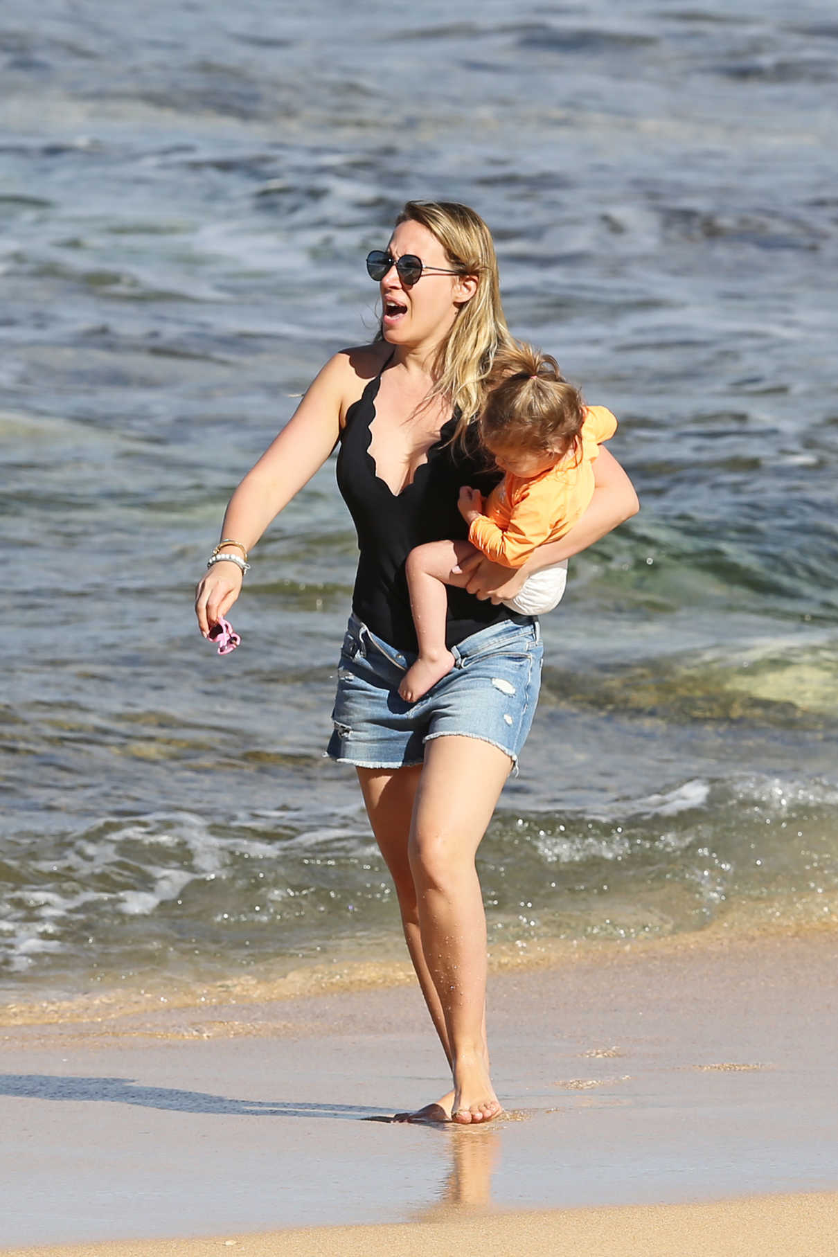 Haylie Duff Was Seen at the Beach in Hawaii 01/02/2017-2