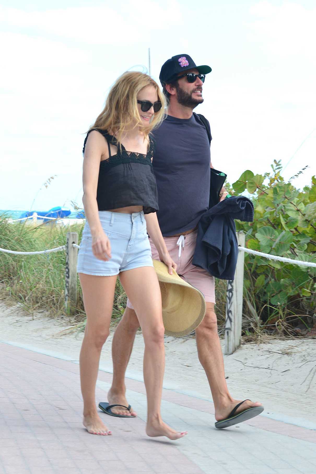 Heather Graham Leaves the Beach in Miami 12/31/2016-3