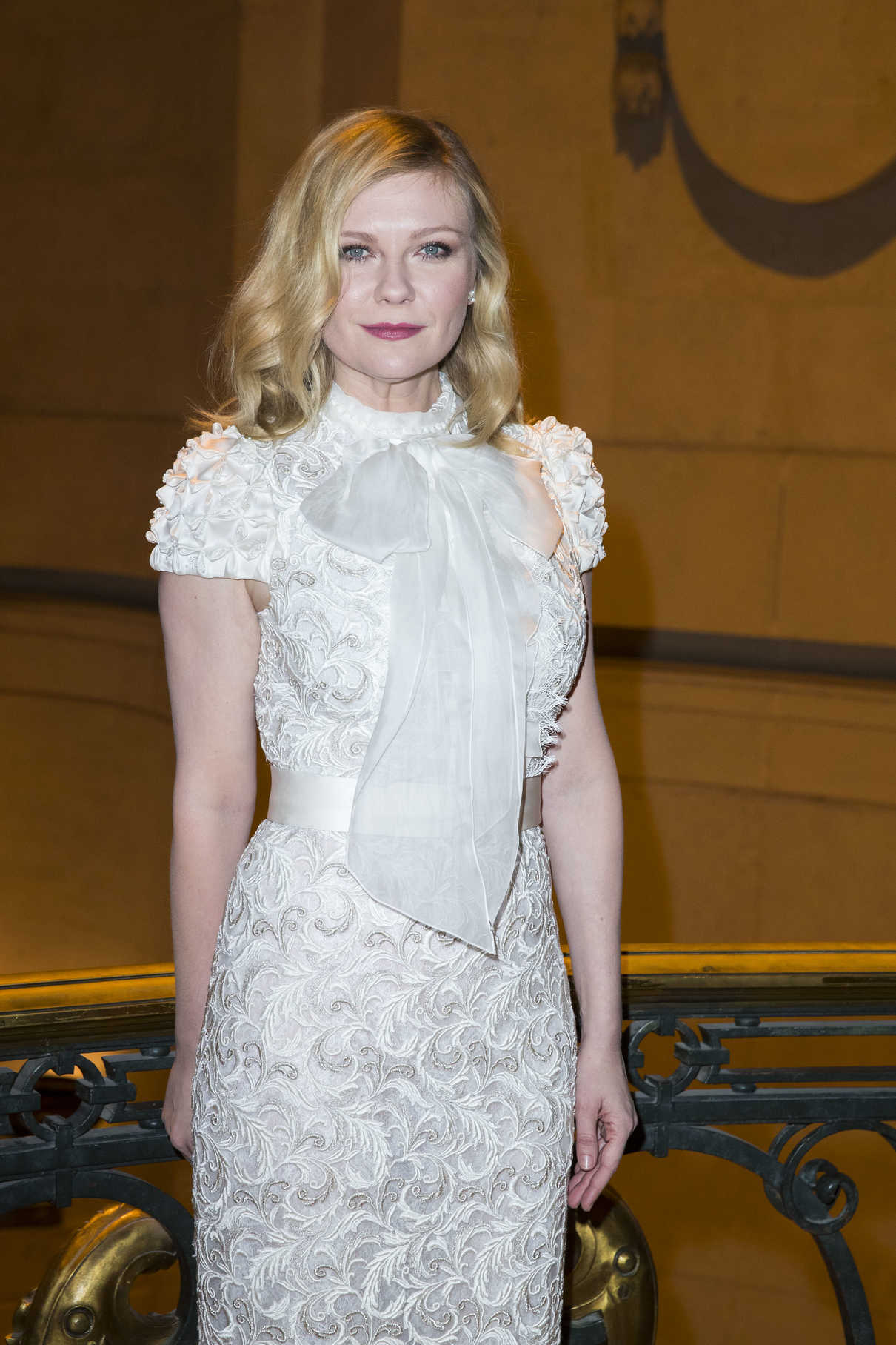 Kirsten Dunst at the Ralph and Russo Fashion Show in Paris 01/23/2017-2